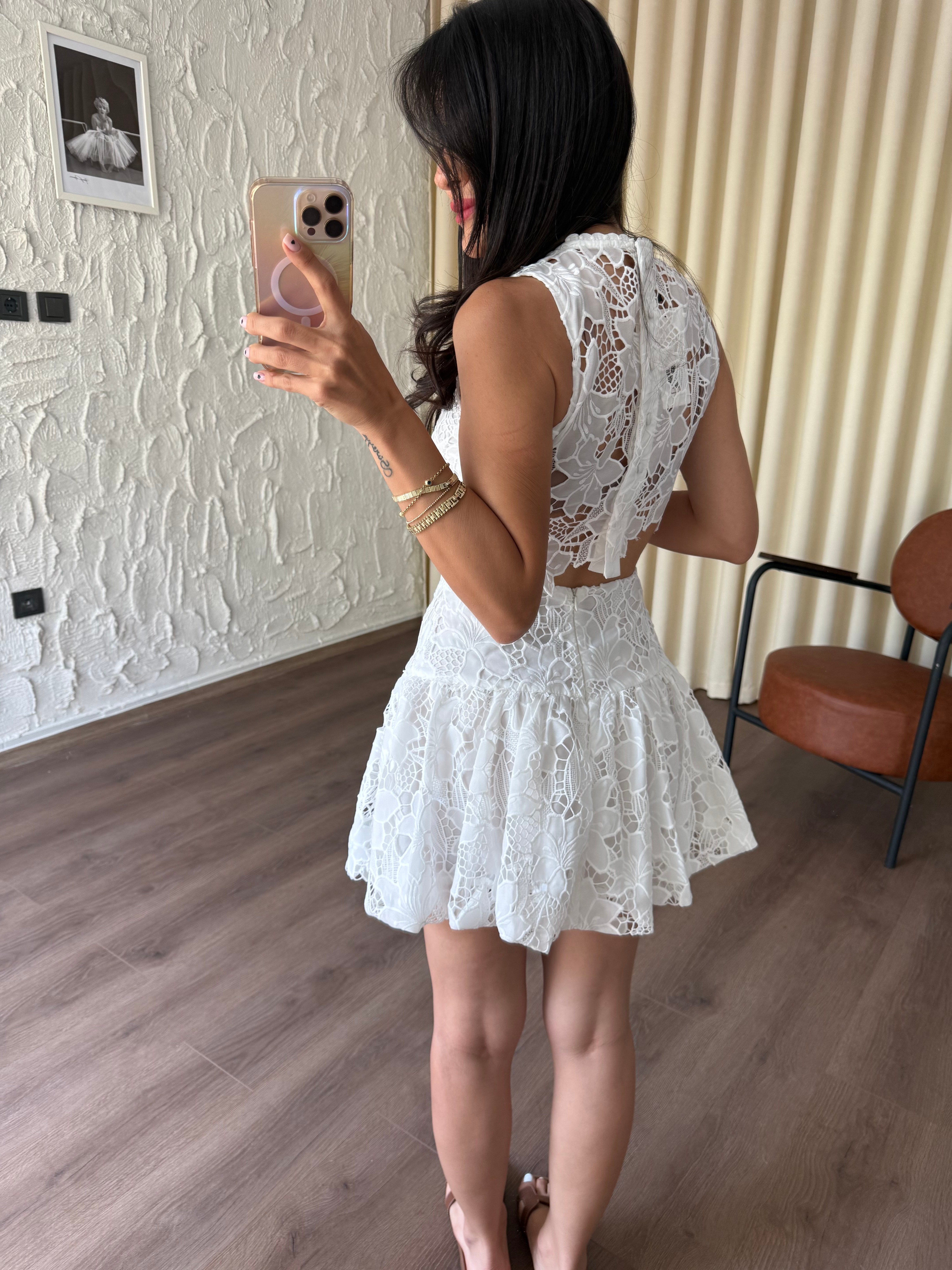 Brode Nakış Detaylı Elbise