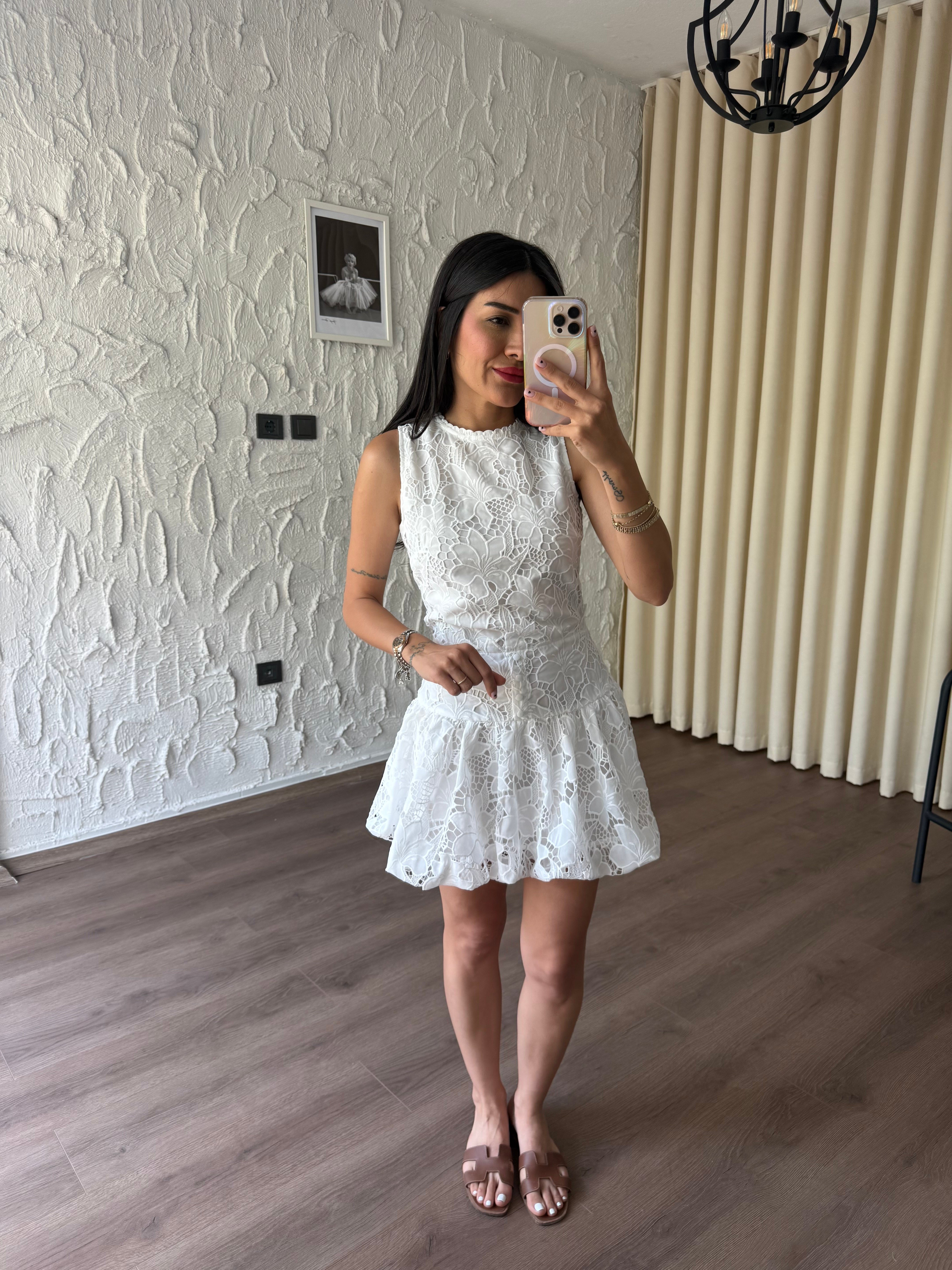 Brode Nakış Detaylı Elbise