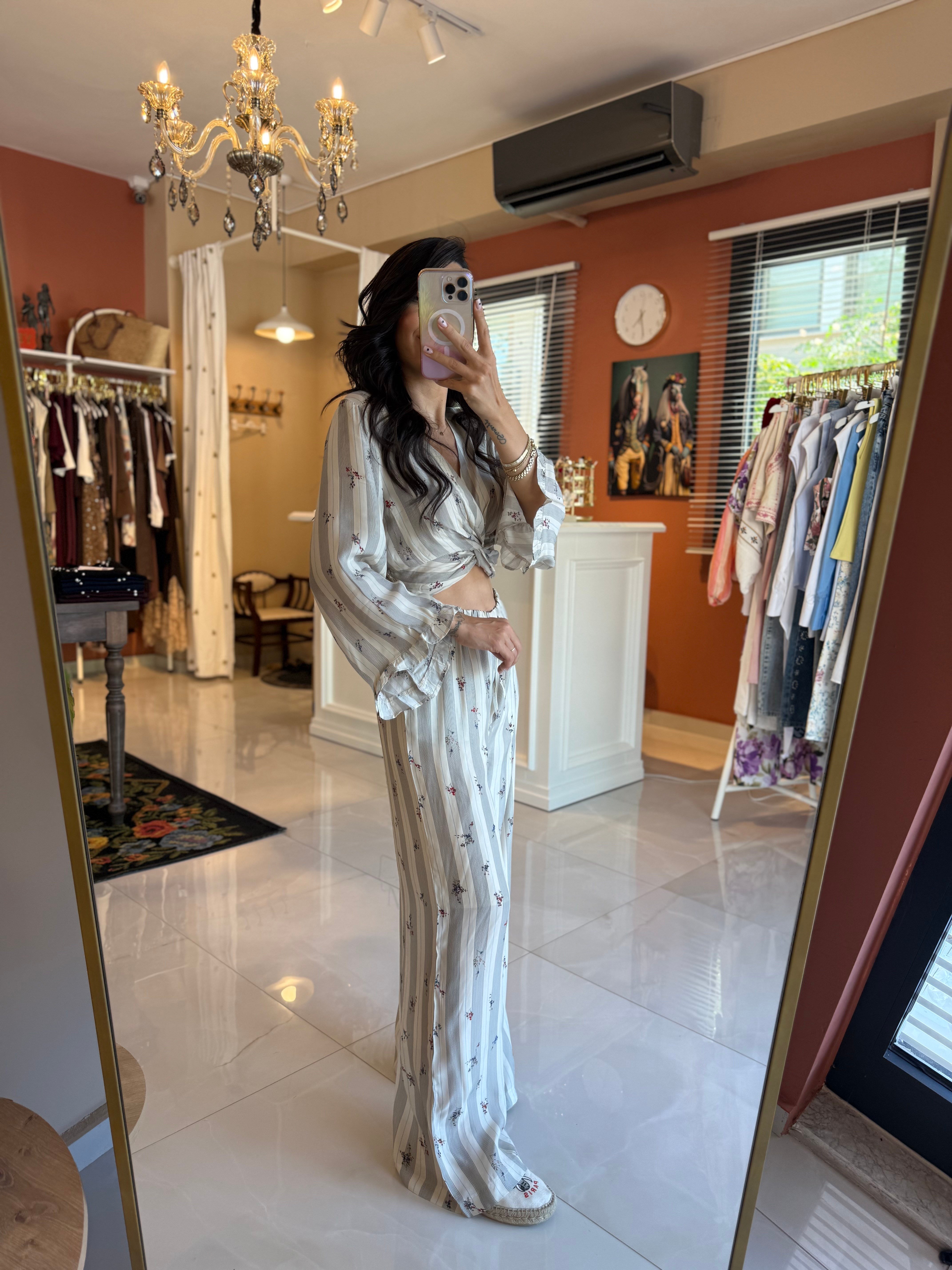 Çiçek Desenli Düğümlü Bluz Pantolon Takım