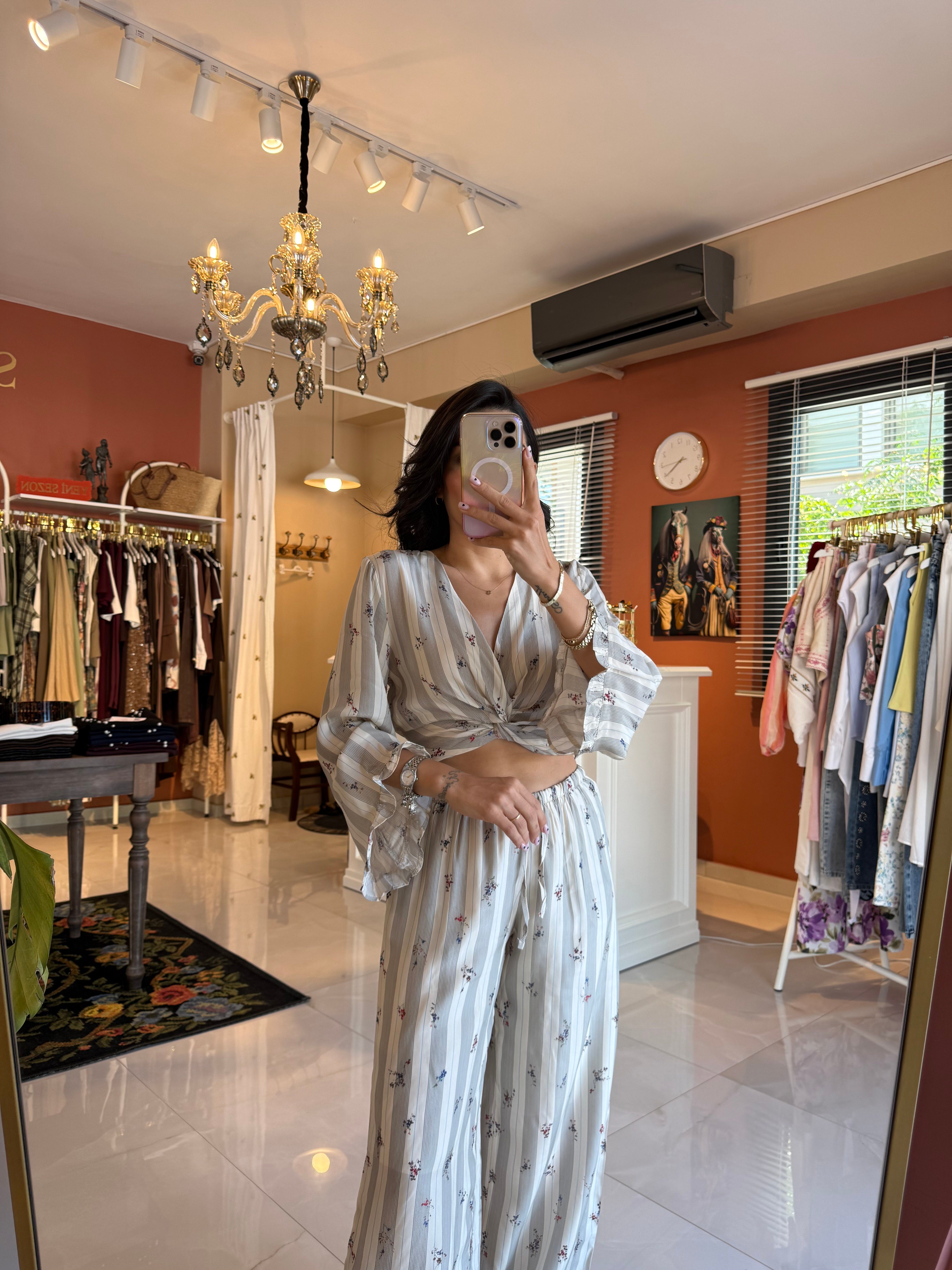 Çiçek Desenli Düğümlü Bluz Pantolon Takım