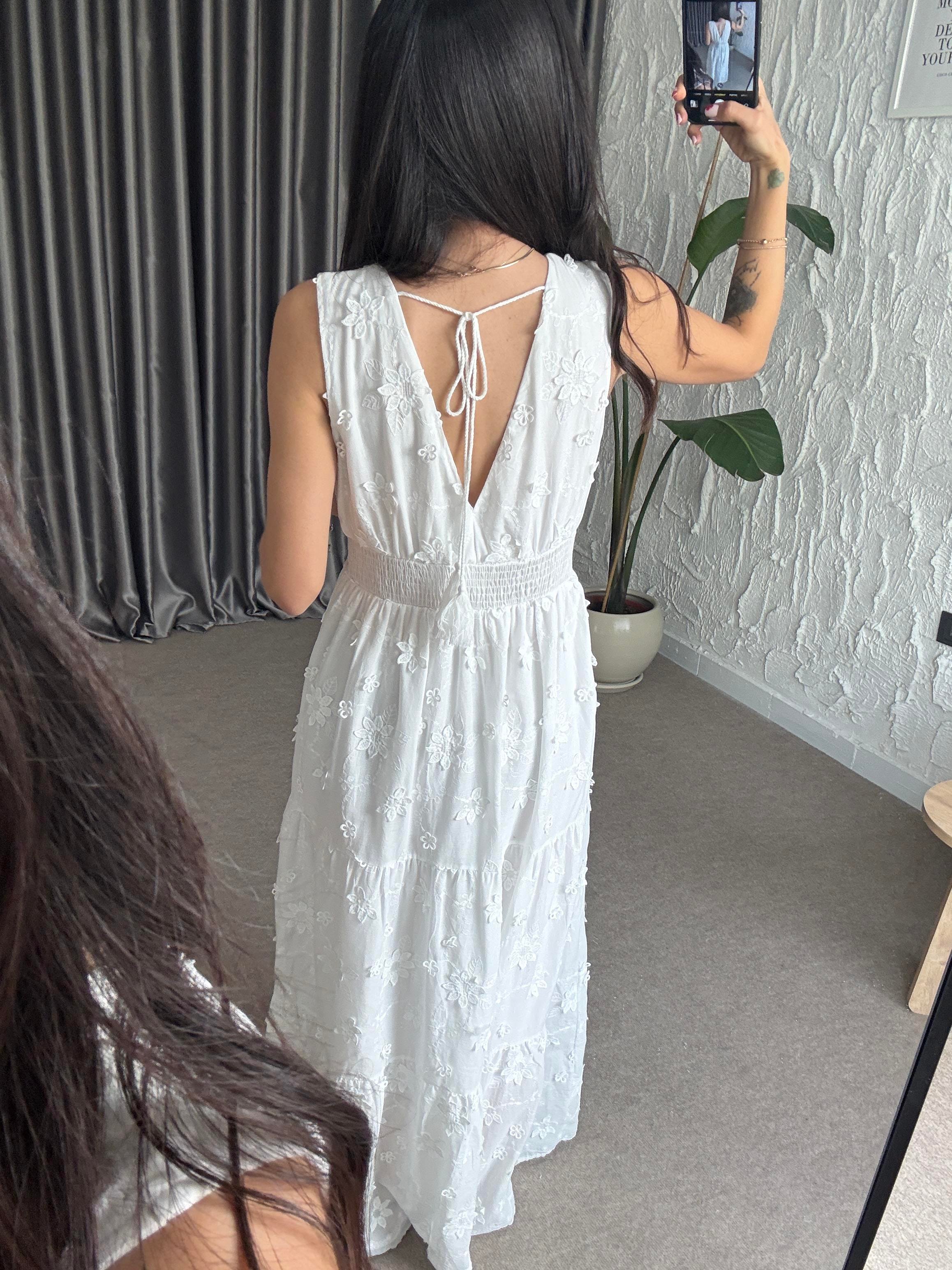 Çiçek Güpürlü V Yaka Elbise