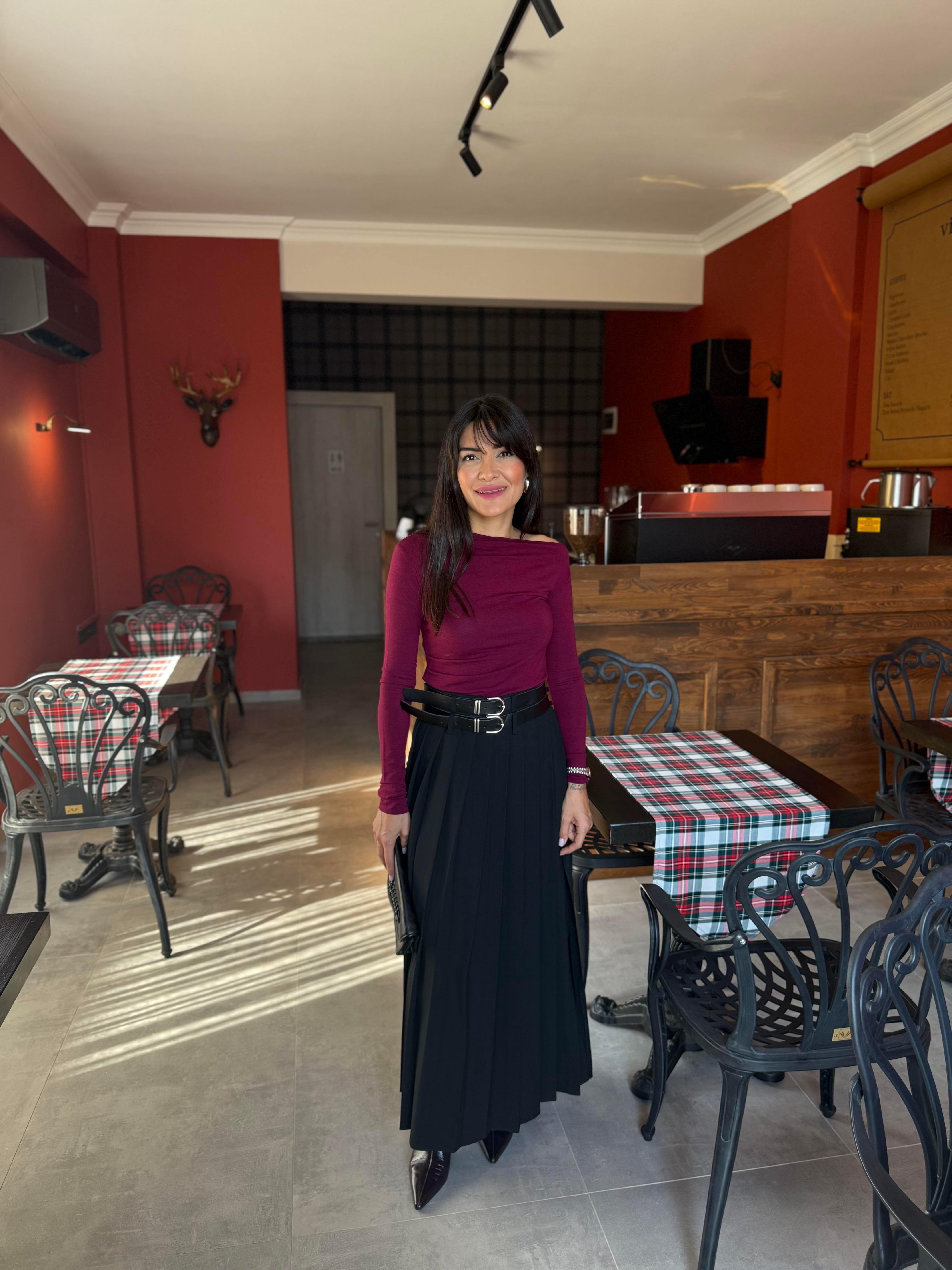 Çift Kemer Midi Boy Piliseli Etek - Siyah