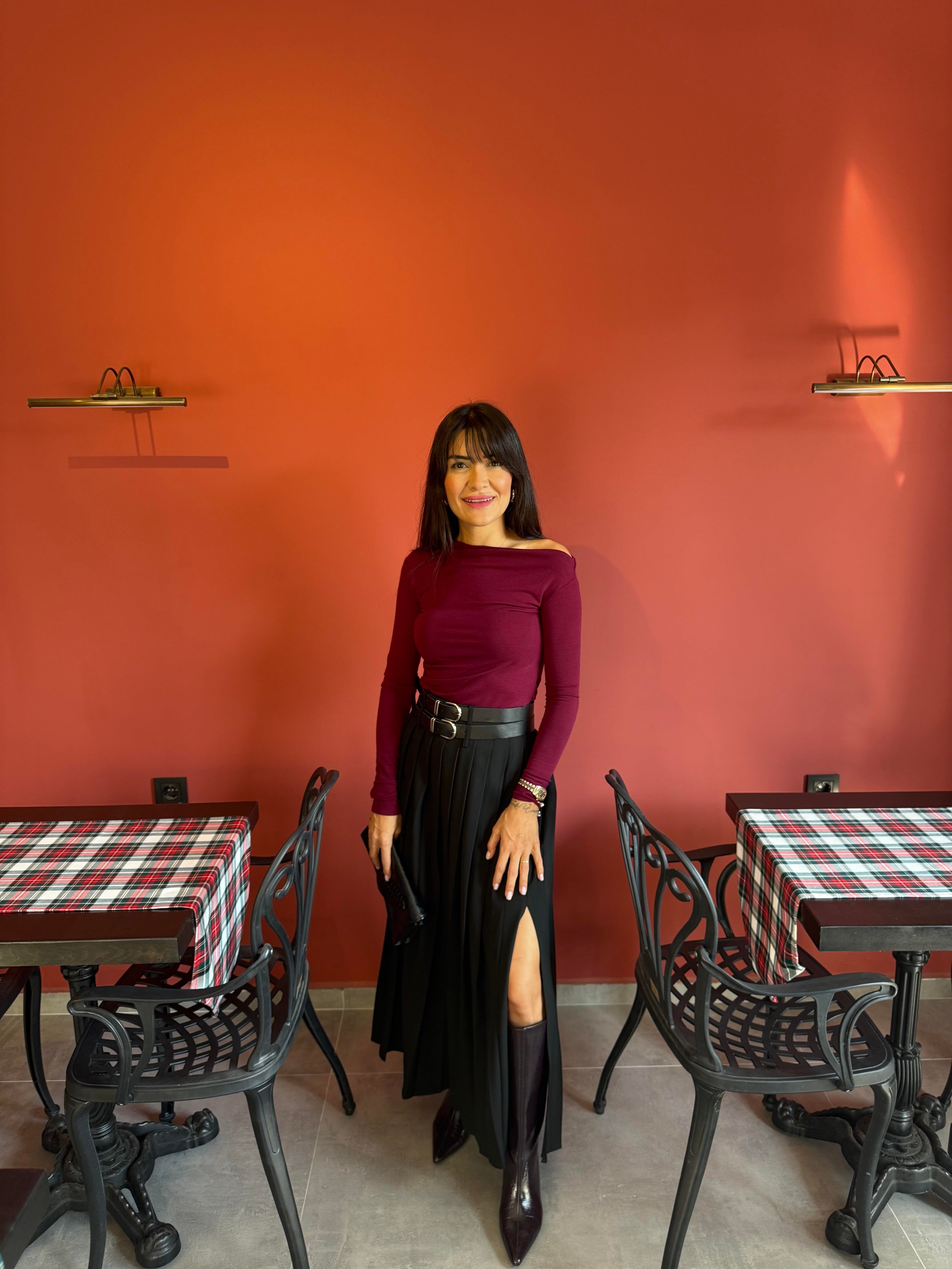 Çift Kemer Midi Boy Piliseli Etek - Siyah