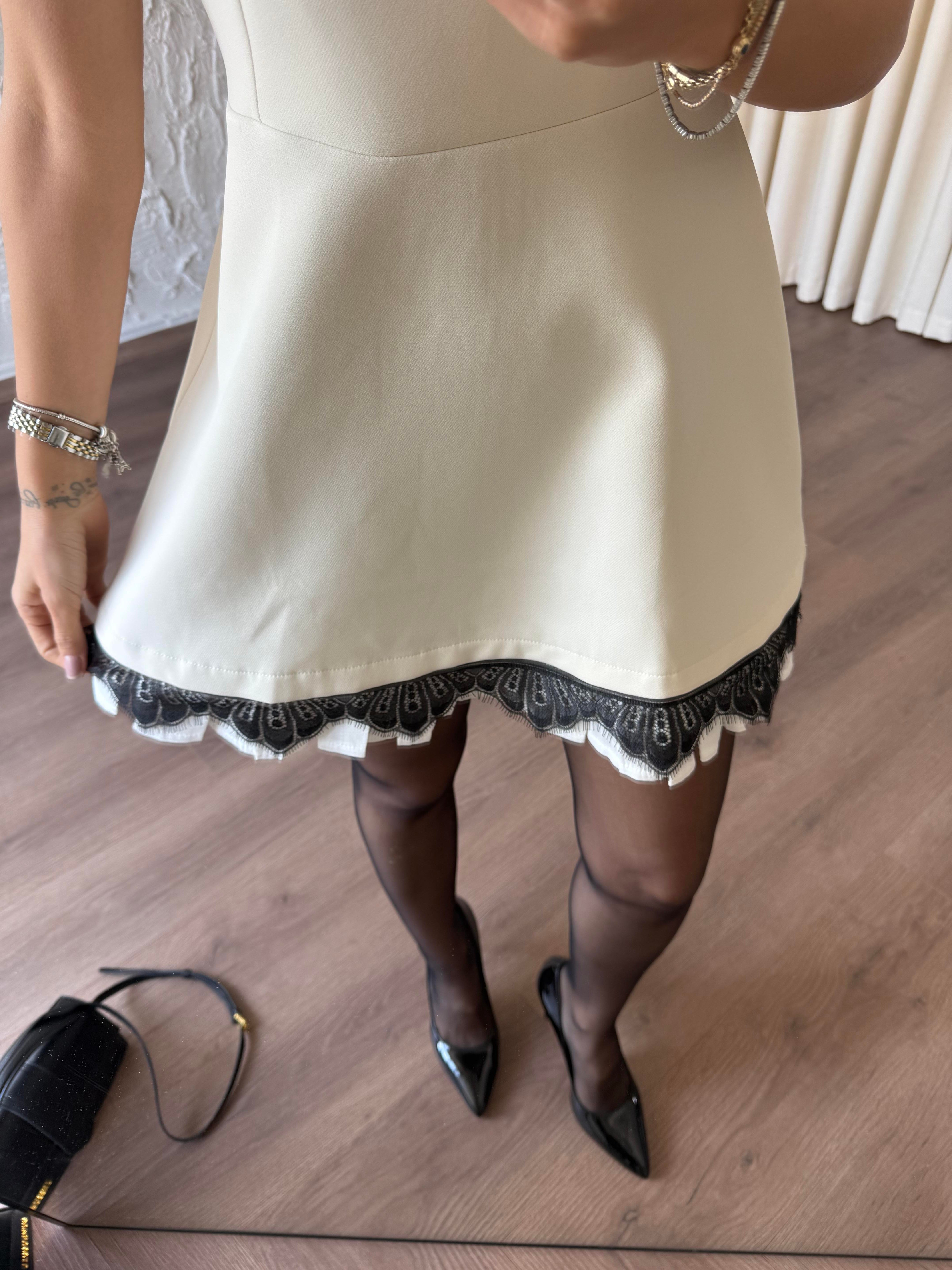 Dantel Dikişli Ekru Elbise