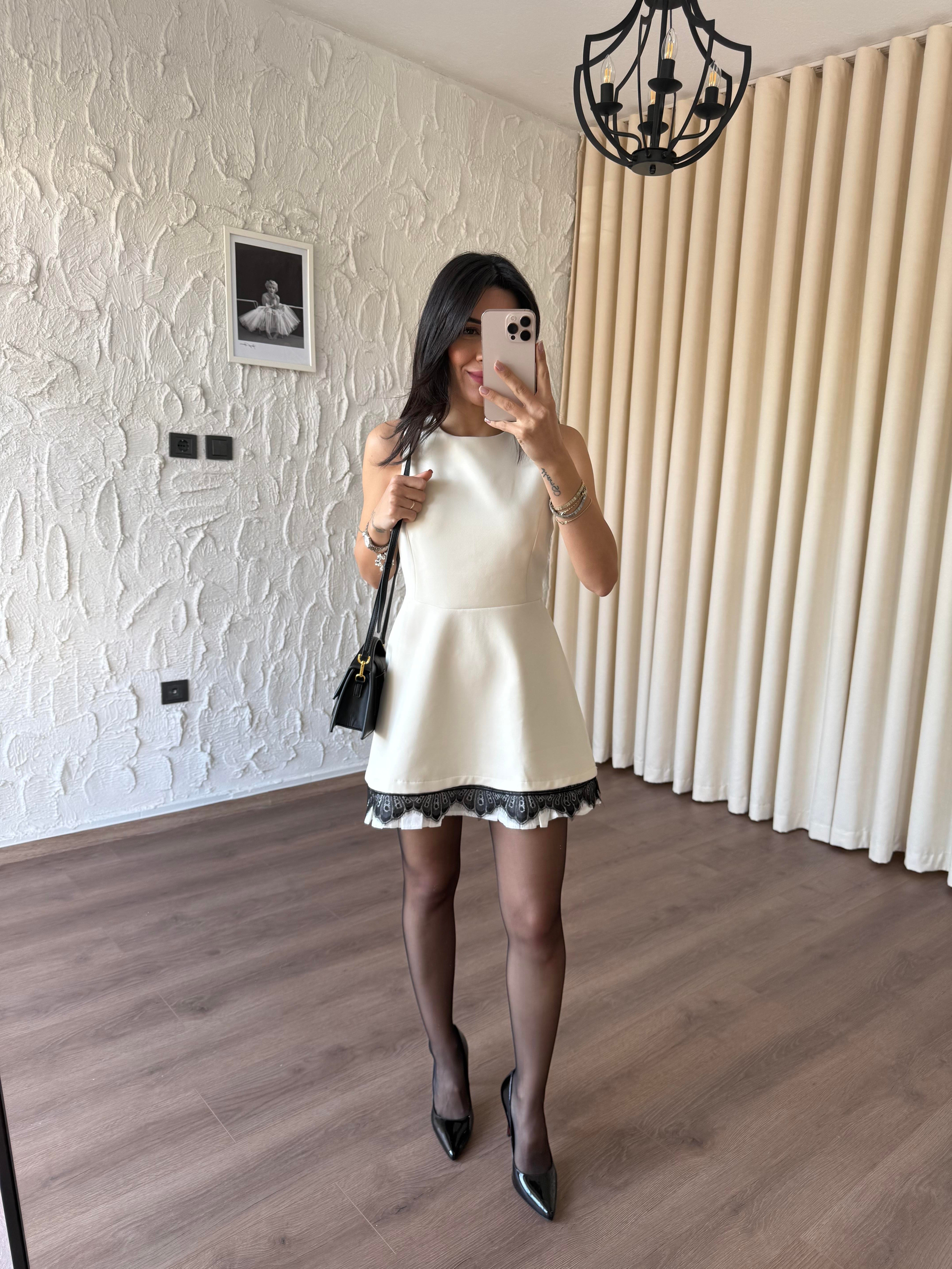 Dantel Dikişli Ekru Elbise