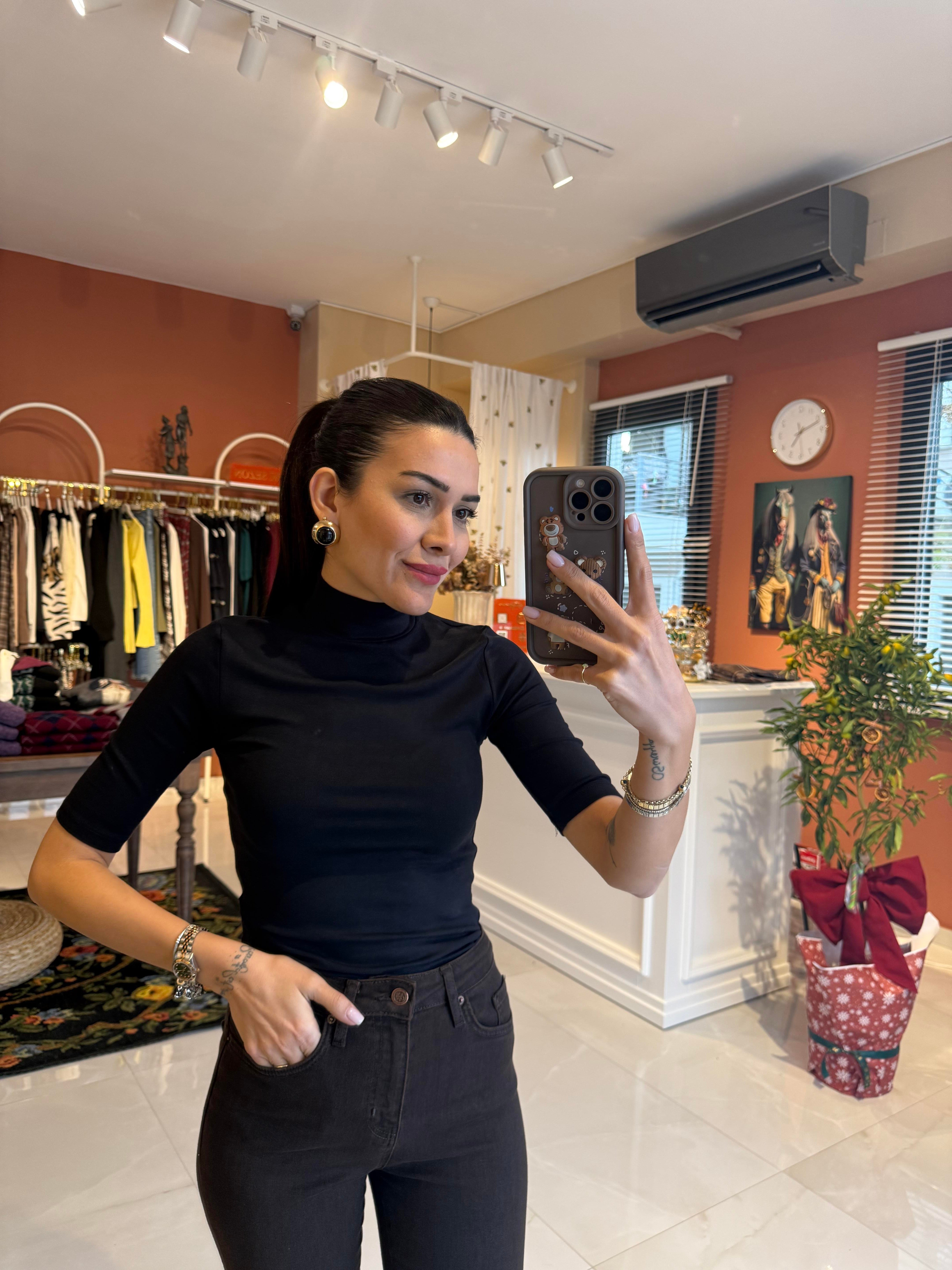 Dik Yaka Siyah Yarım Kol Body