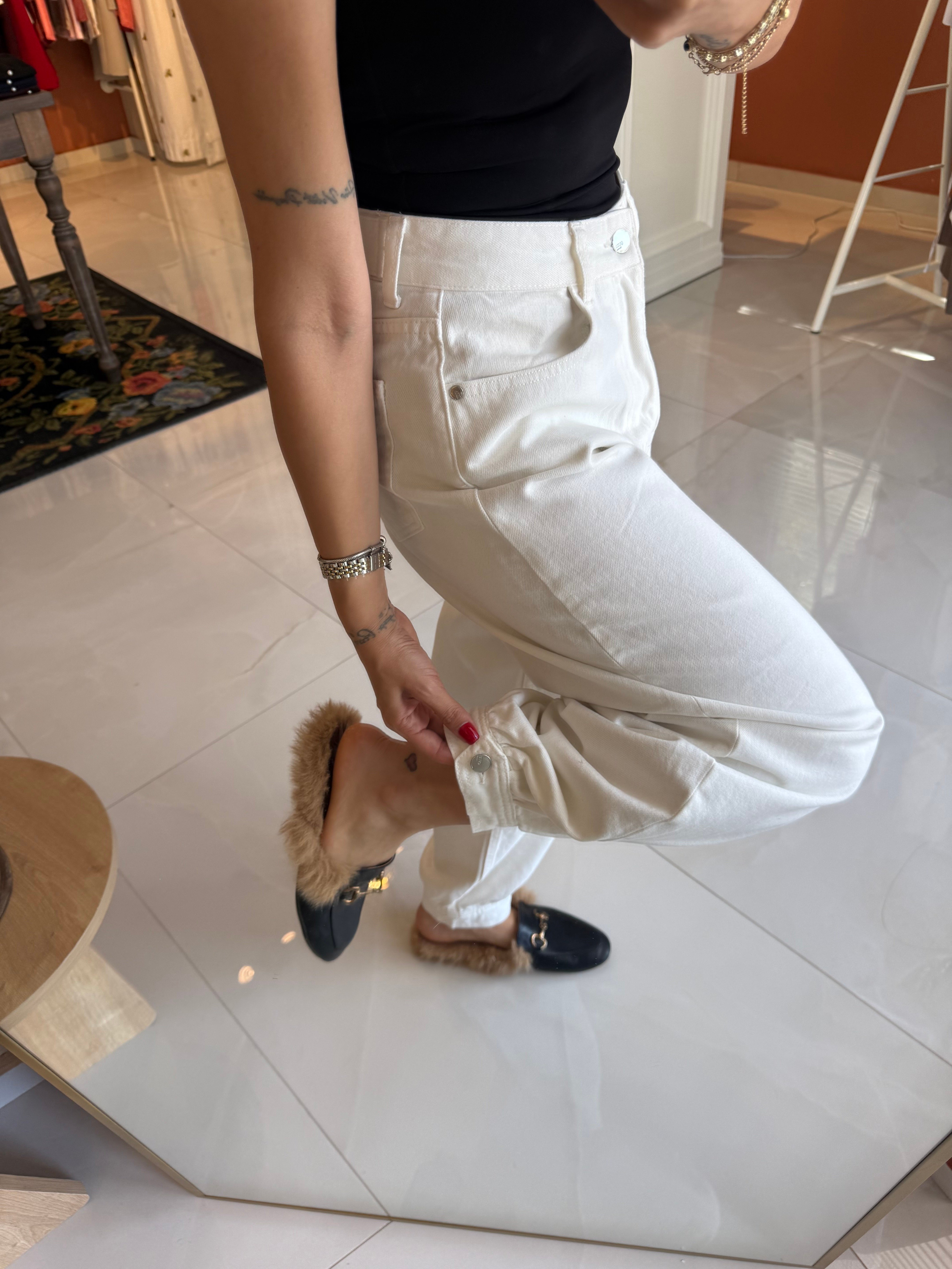 Ekru Paçası Düğmeli Balon Jean Pantolon