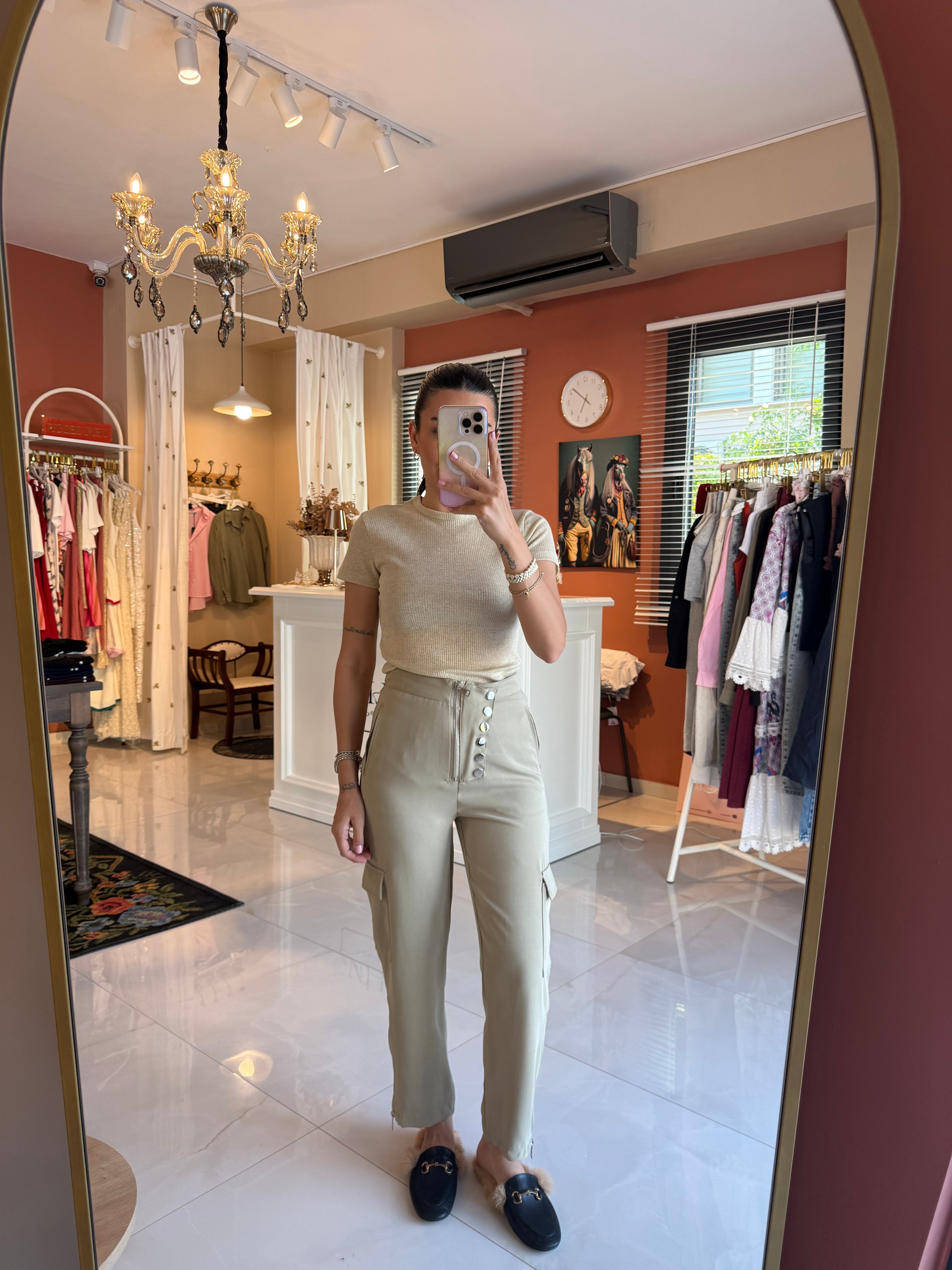 Fermuar ve Düğme Detaylı Siyah Pantolon