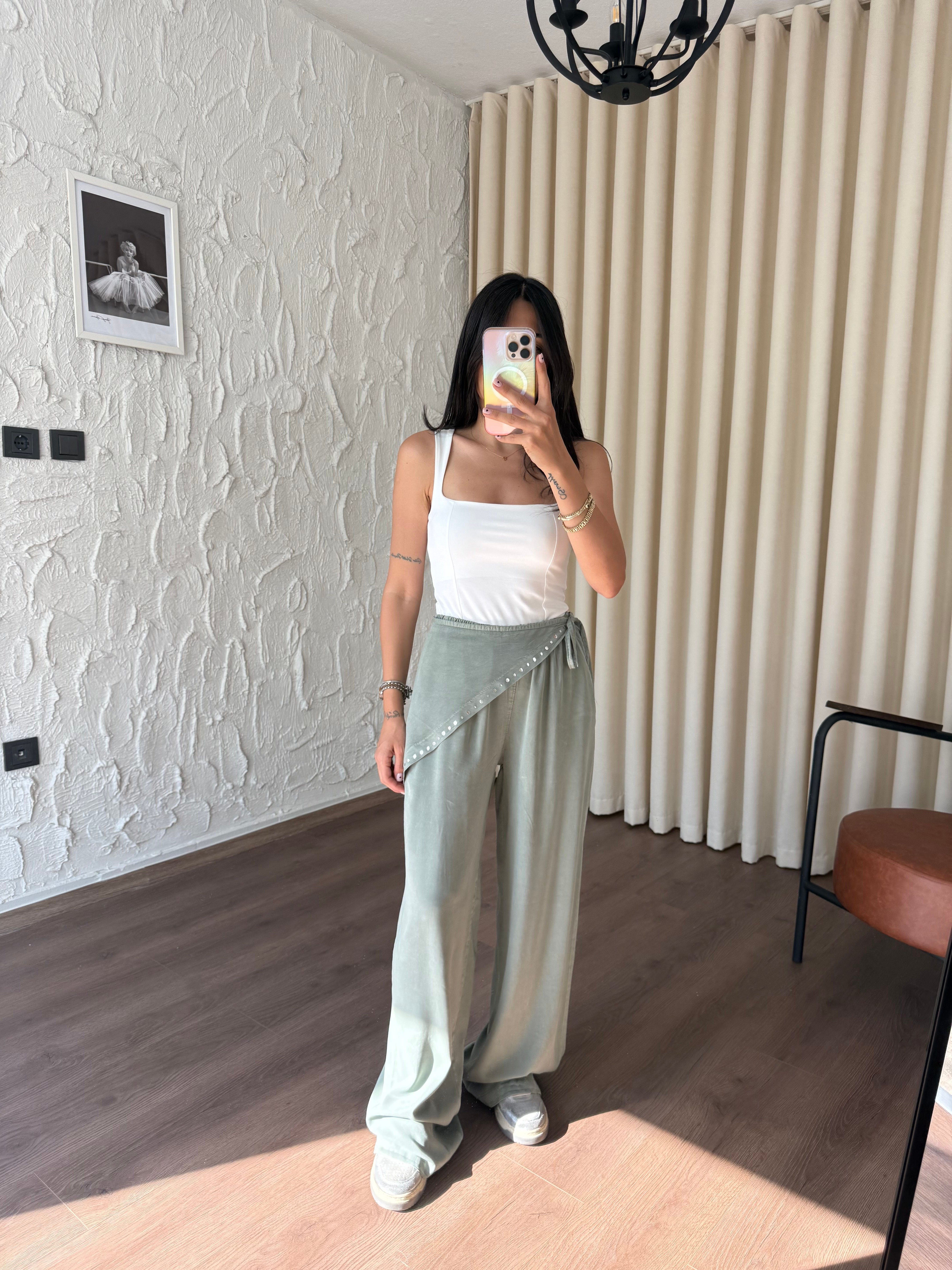 Fular Detaylı Haki Pantolon