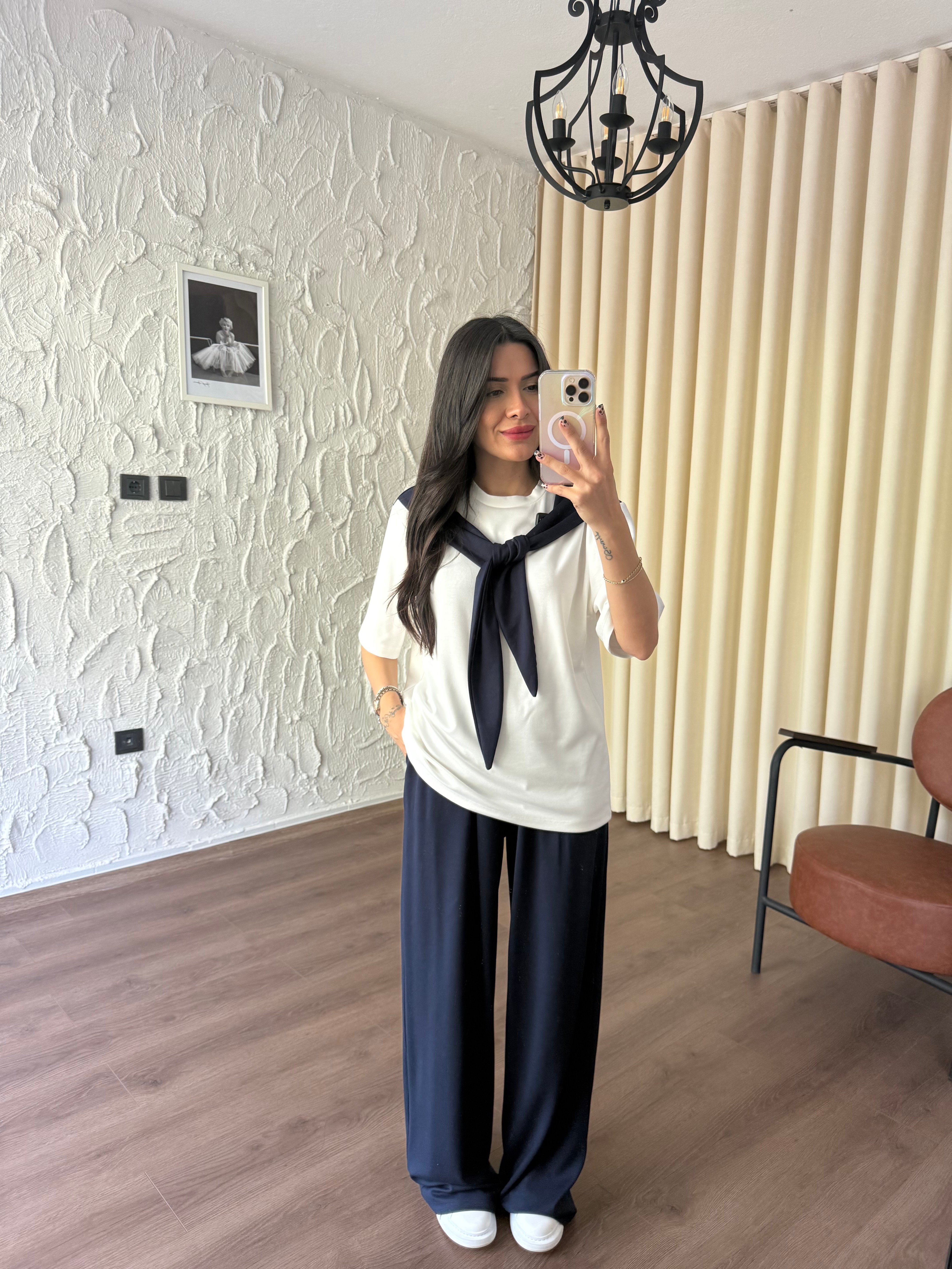 Fular Detaylı Lacivert Modal Takım