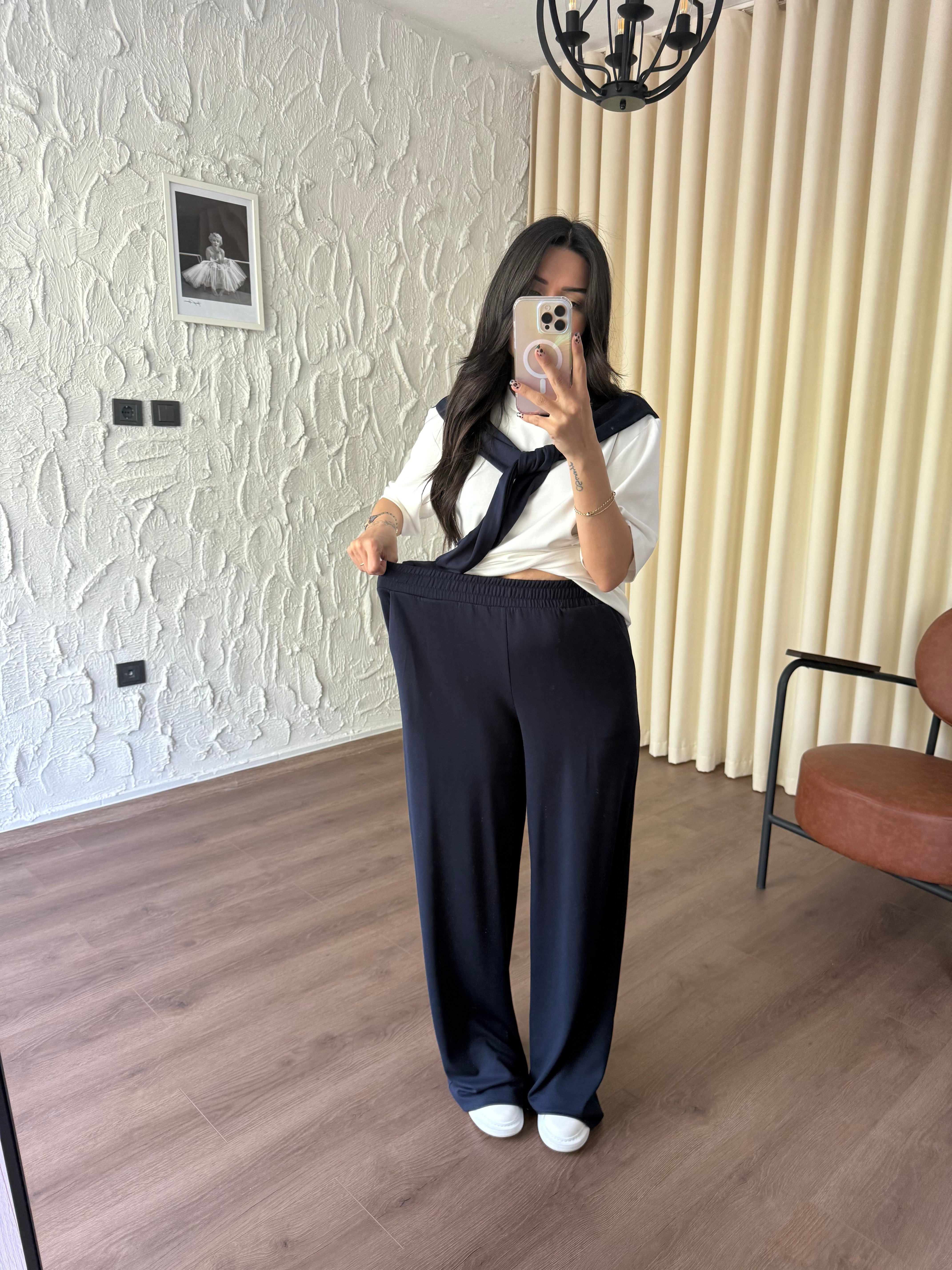 Fular Detaylı Lacivert Modal Takım
