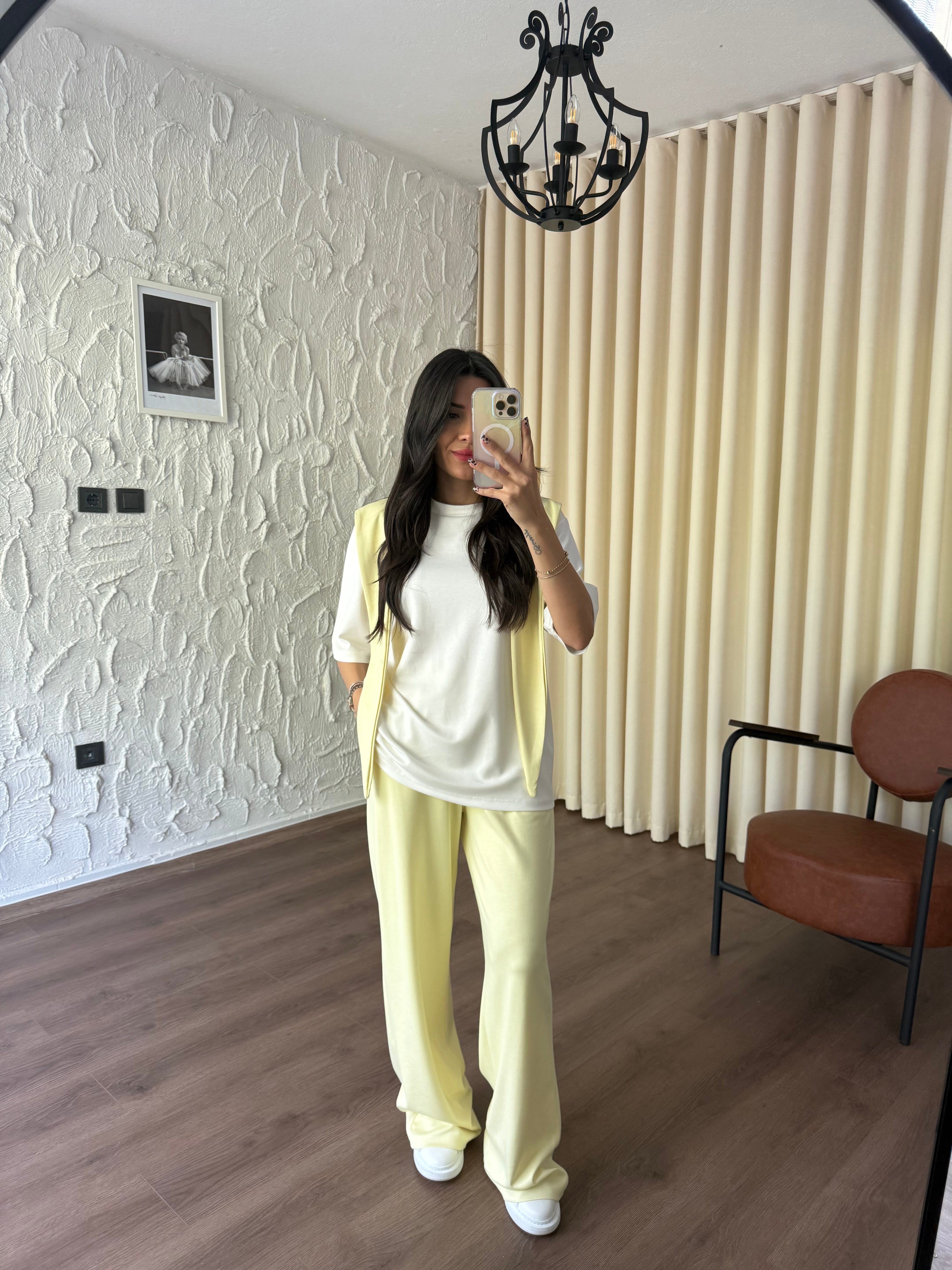 Fular Detaylı Sarı Modal Takım