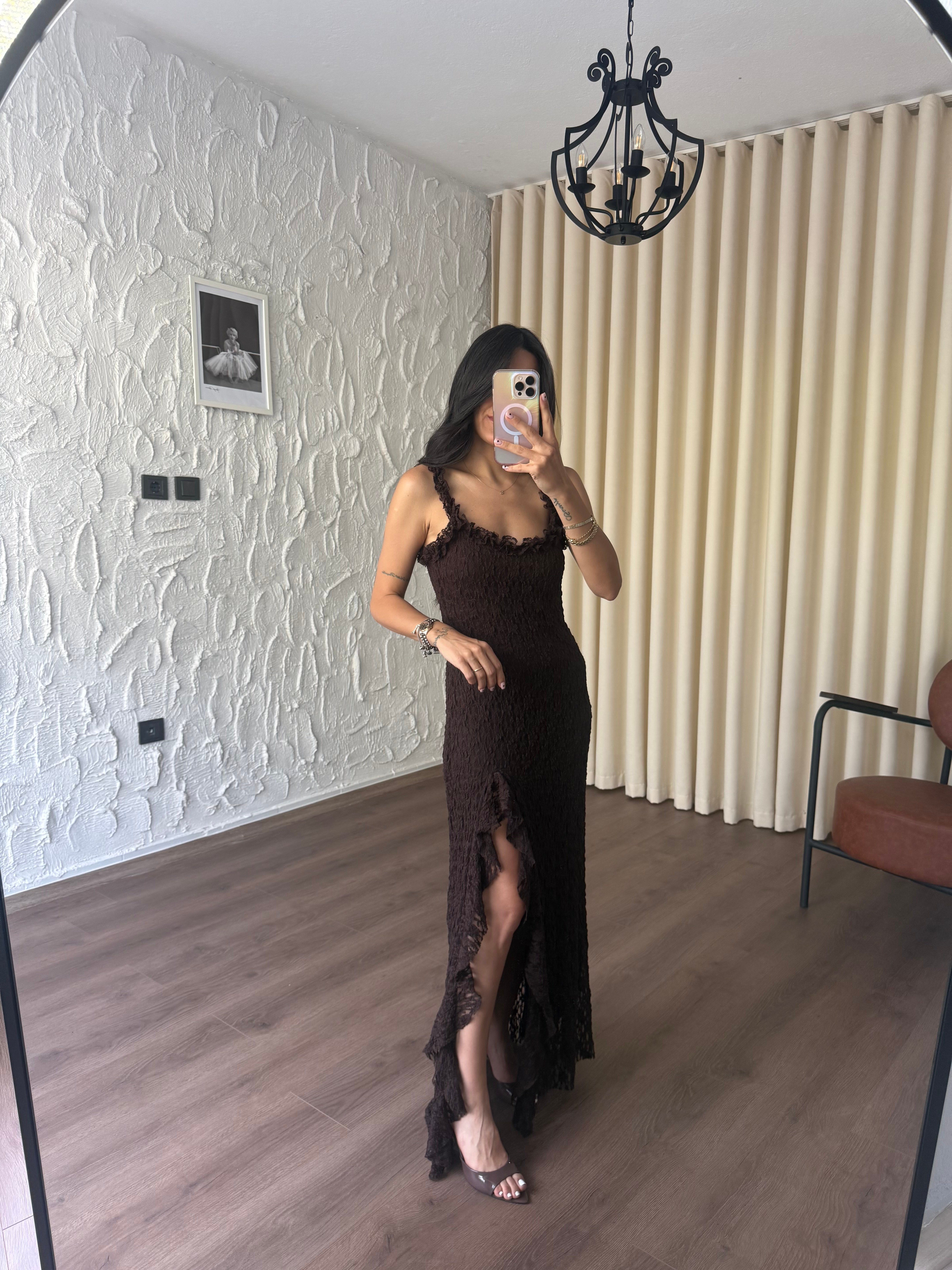 Güpür Dantelli Yırtmçlı Kahve Elbise