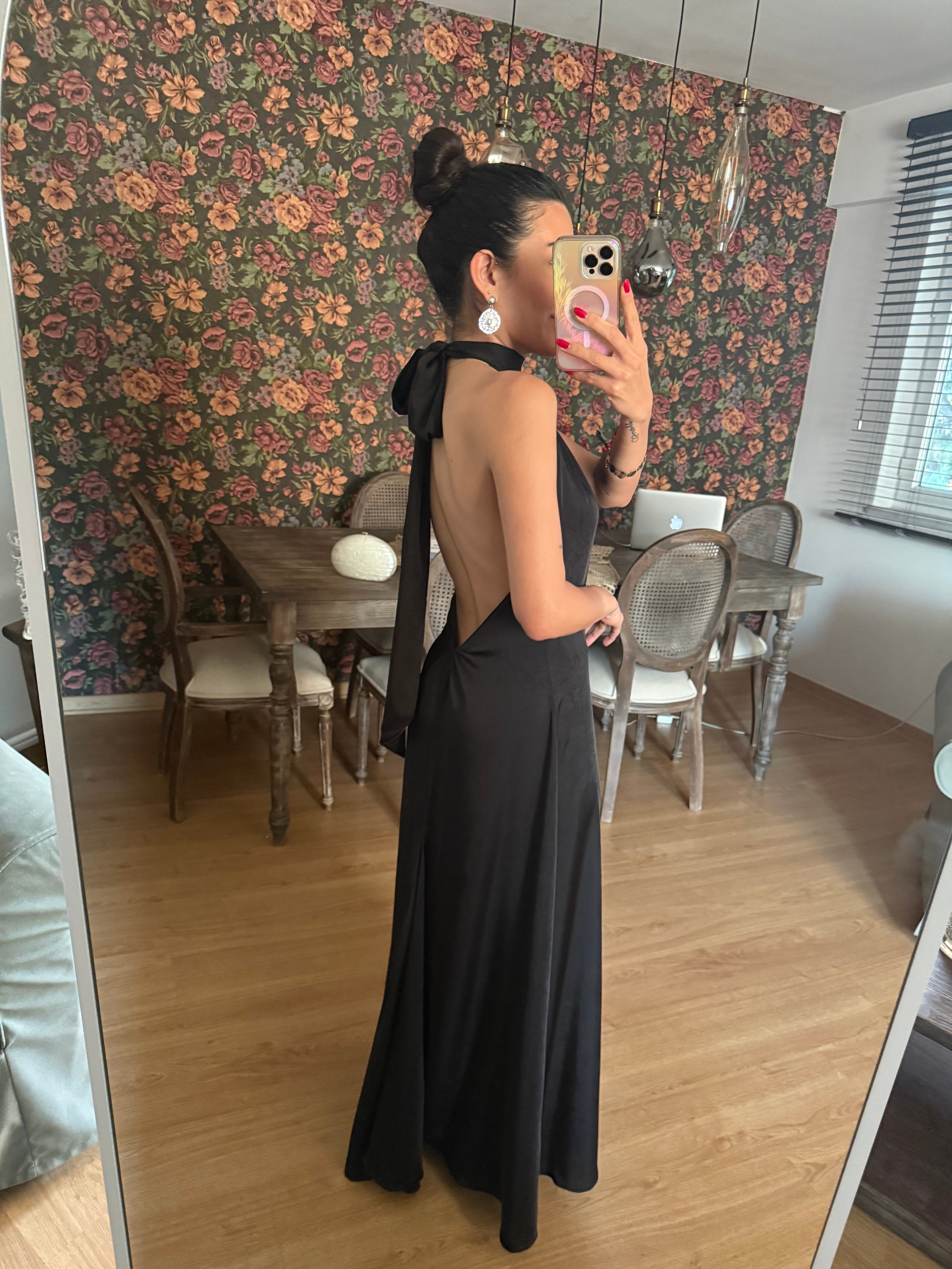 Halter Yaka Sırt Dekolteli Siyah Saten Elbise