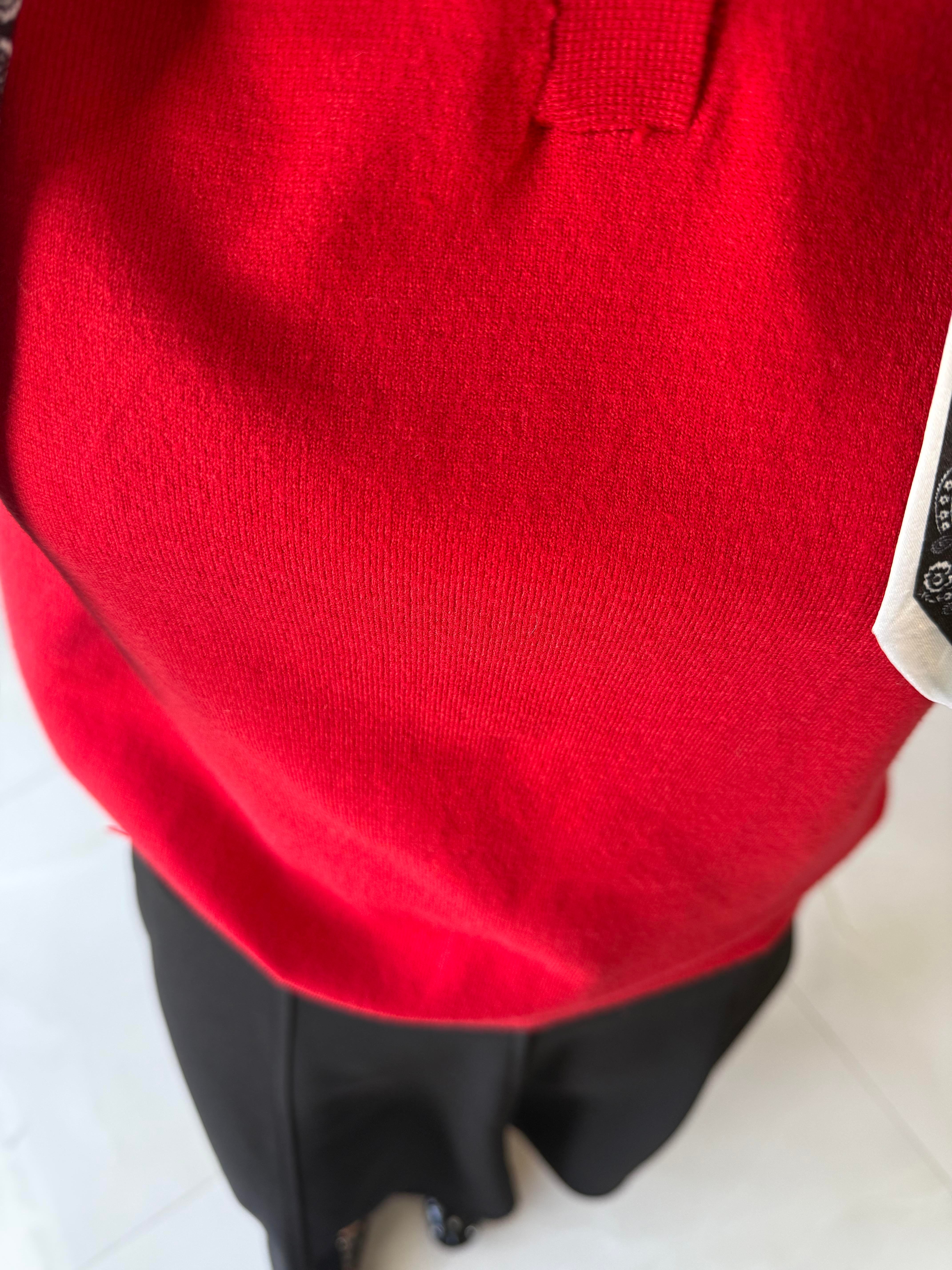 Hang Fularlı Kırmızı Triko