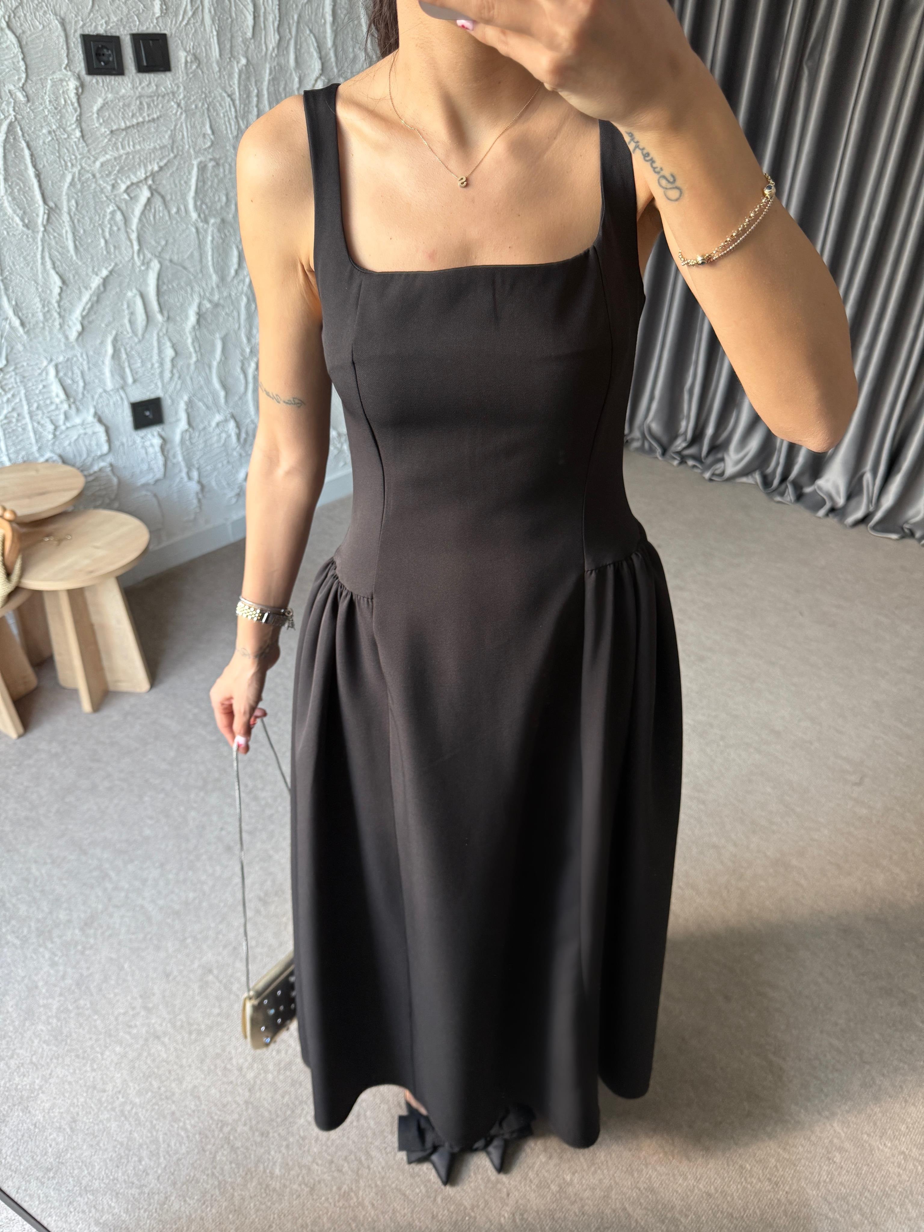 Heidi Piliseli Siyah Elbise