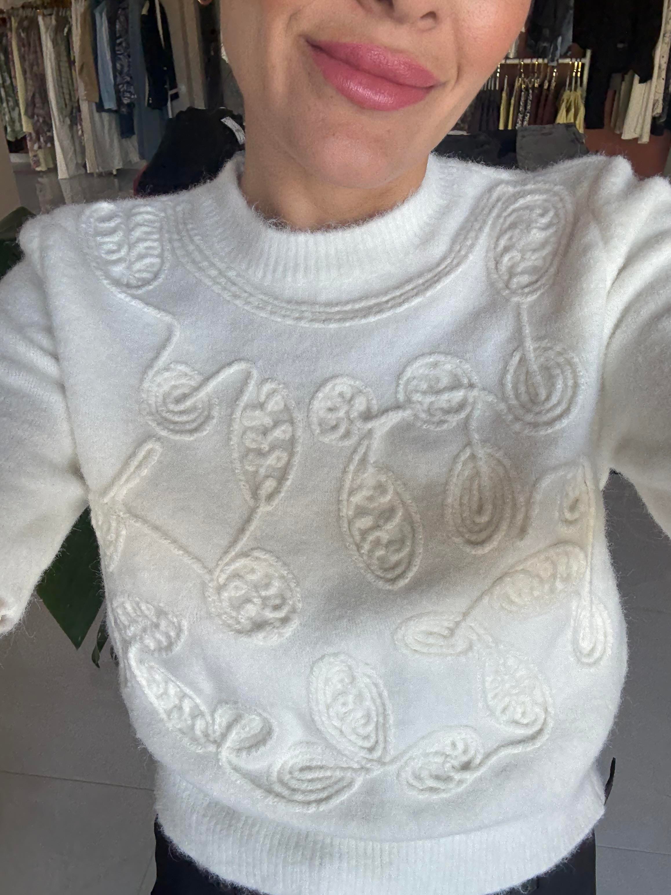 İşlemeli Ekru Triko Kazak