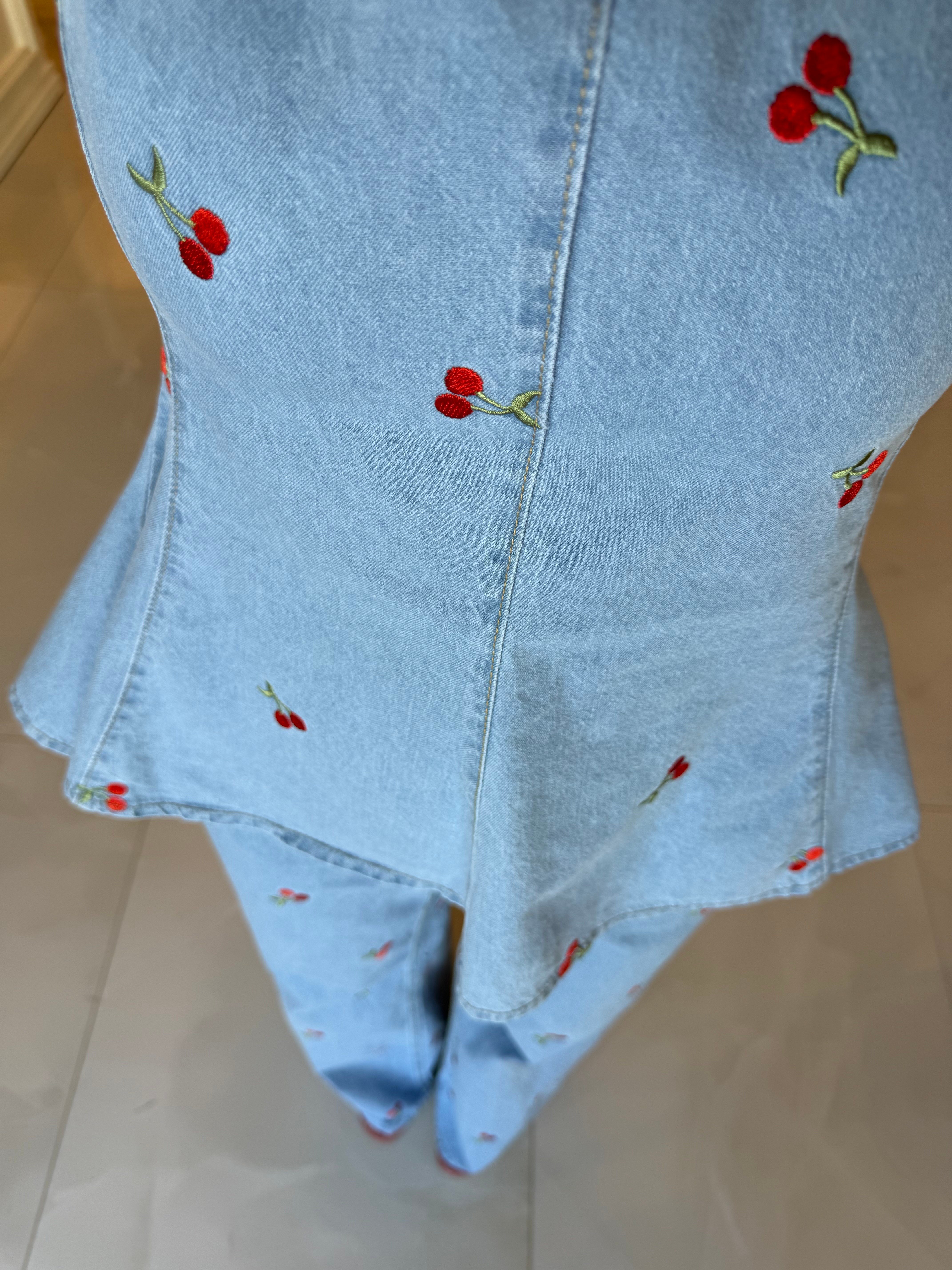 Kiraz Nakışlı Mavi Denim Takım