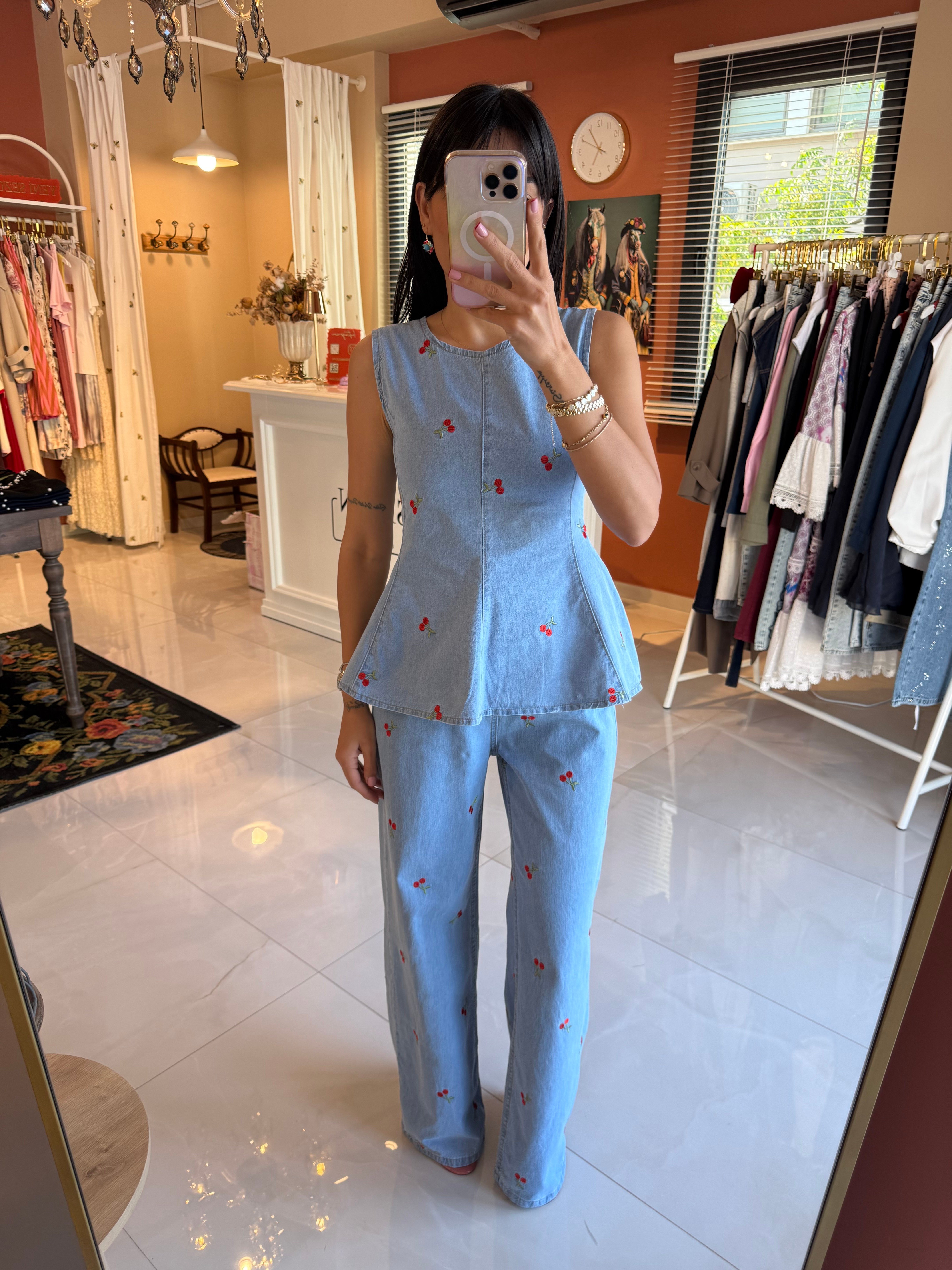 Kiraz Nakışlı Mavi Denim Takım