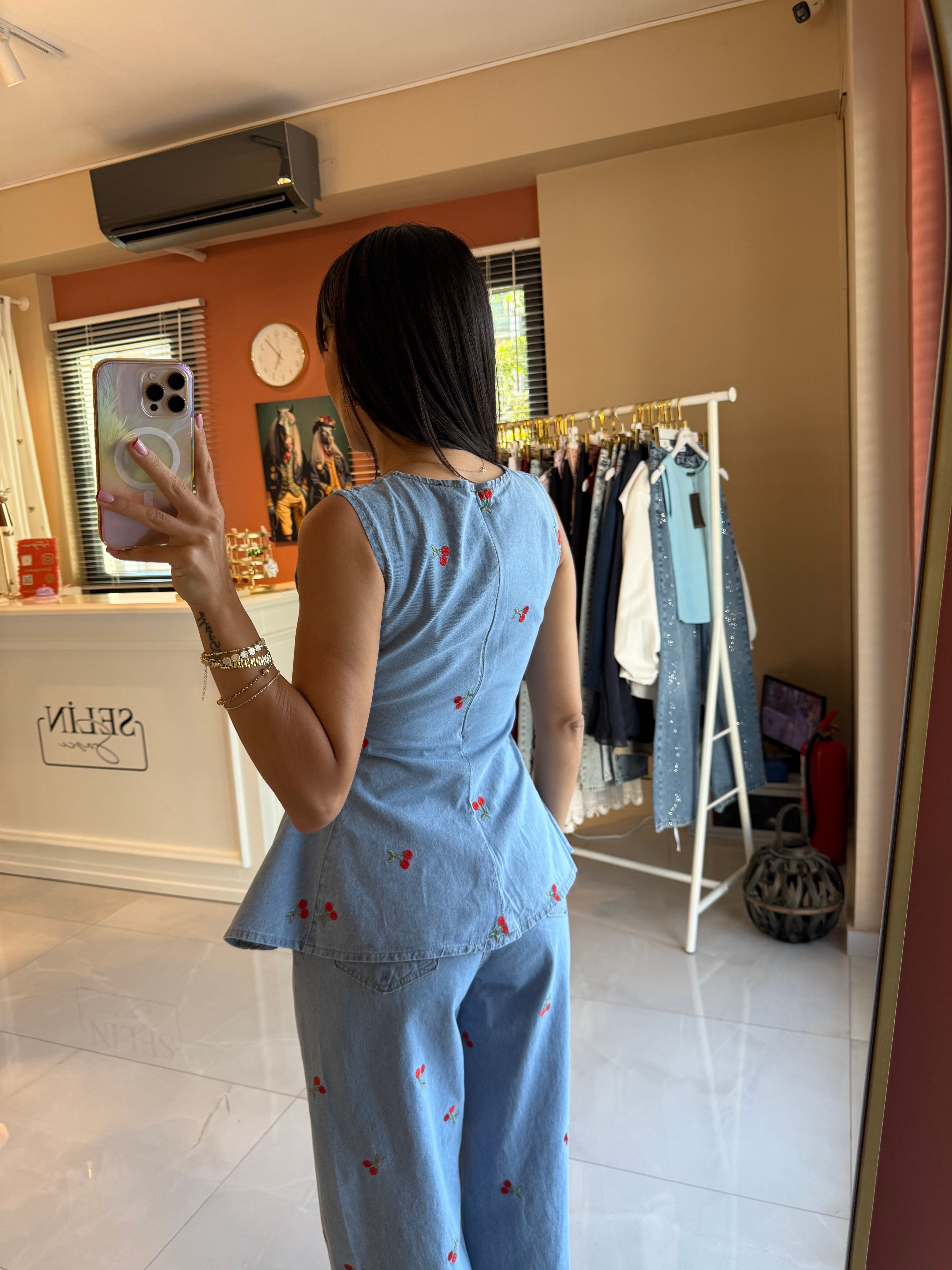 Kiraz Nakışlı Mavi Denim Takım