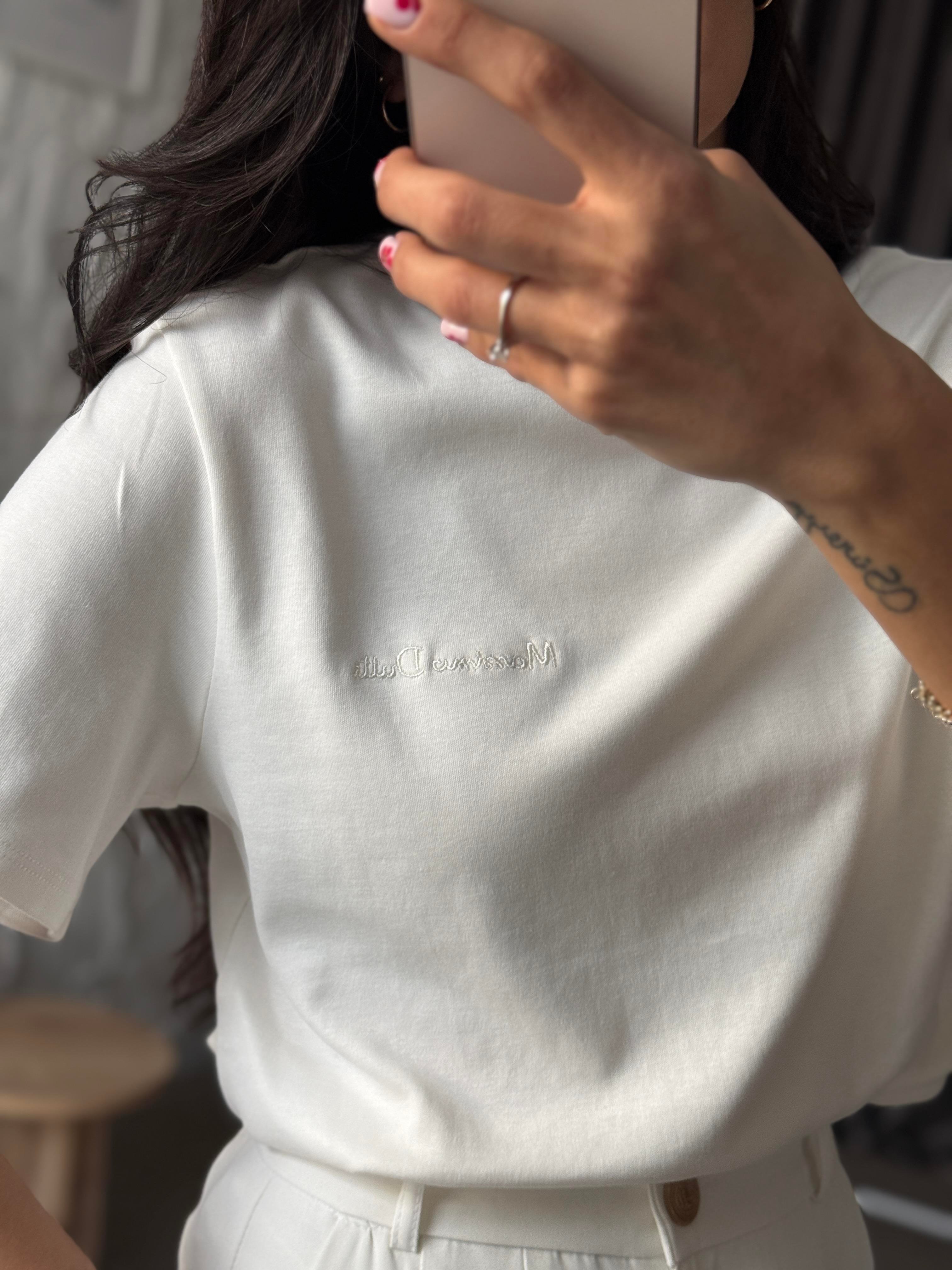 Logo İşlemeli Beyaz Basic Tshirt