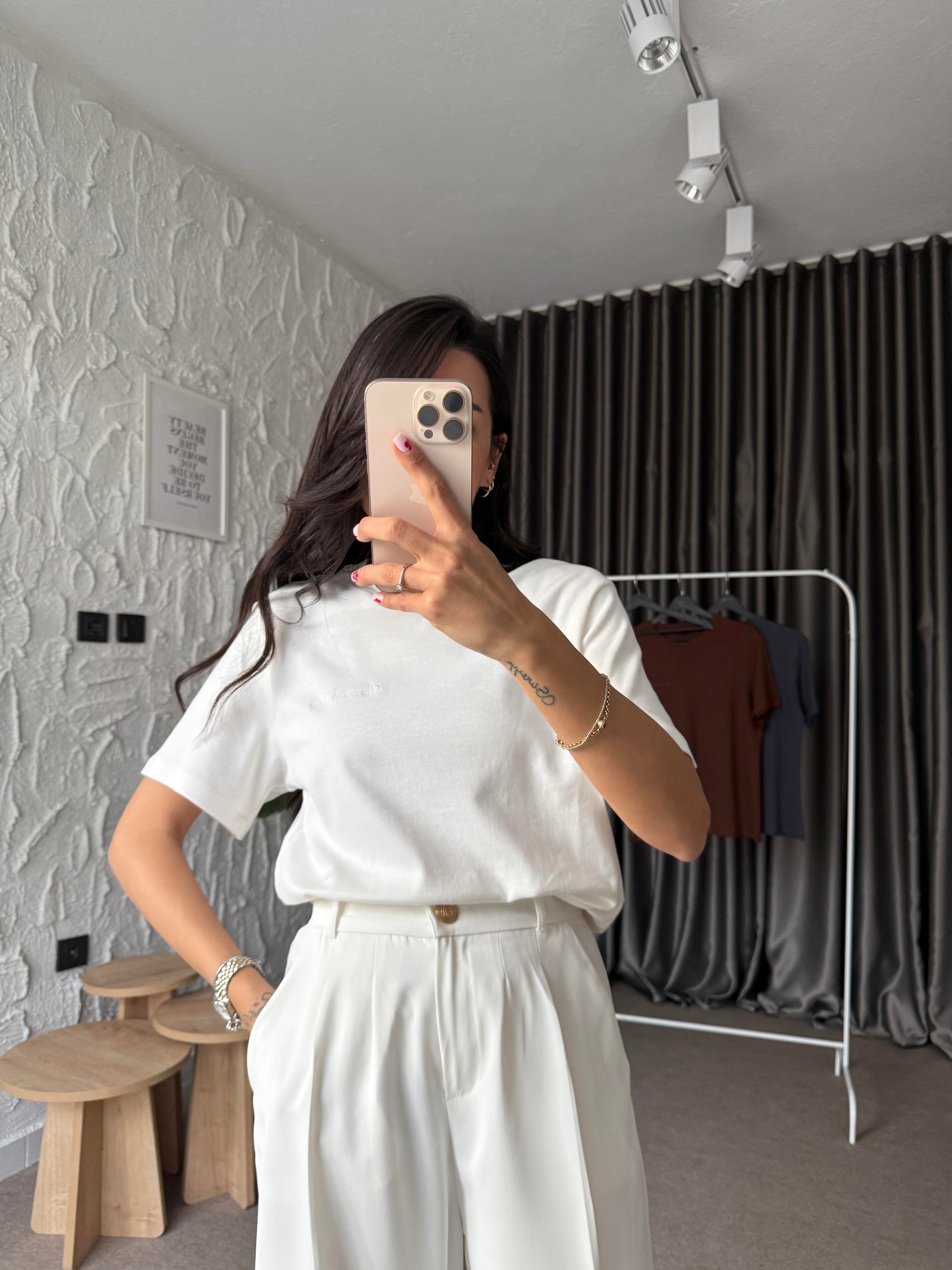 Logo İşlemeli Beyaz Basic Tshirt