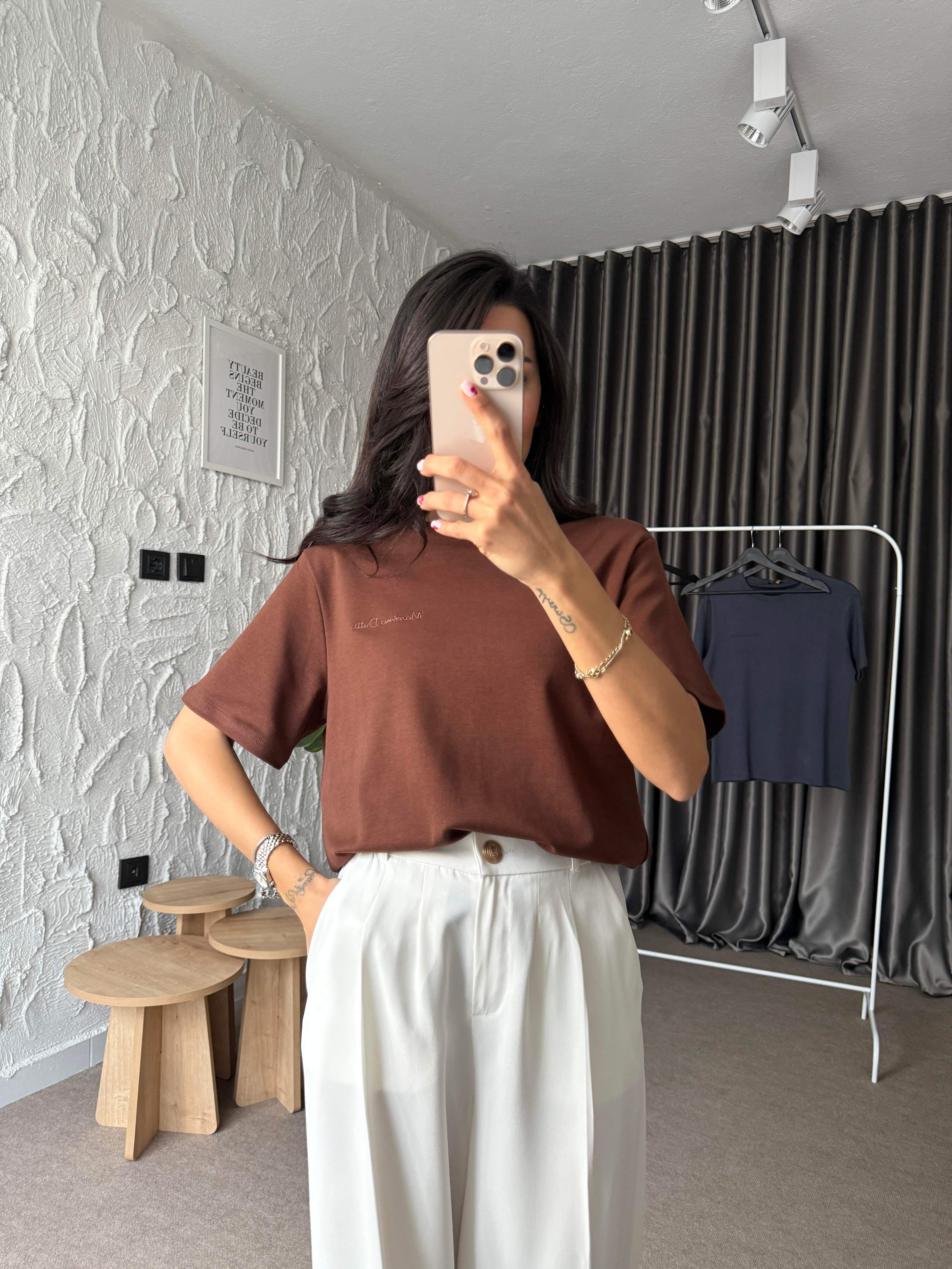 Logo İşlemeli Kahverengi Basic Tshirt