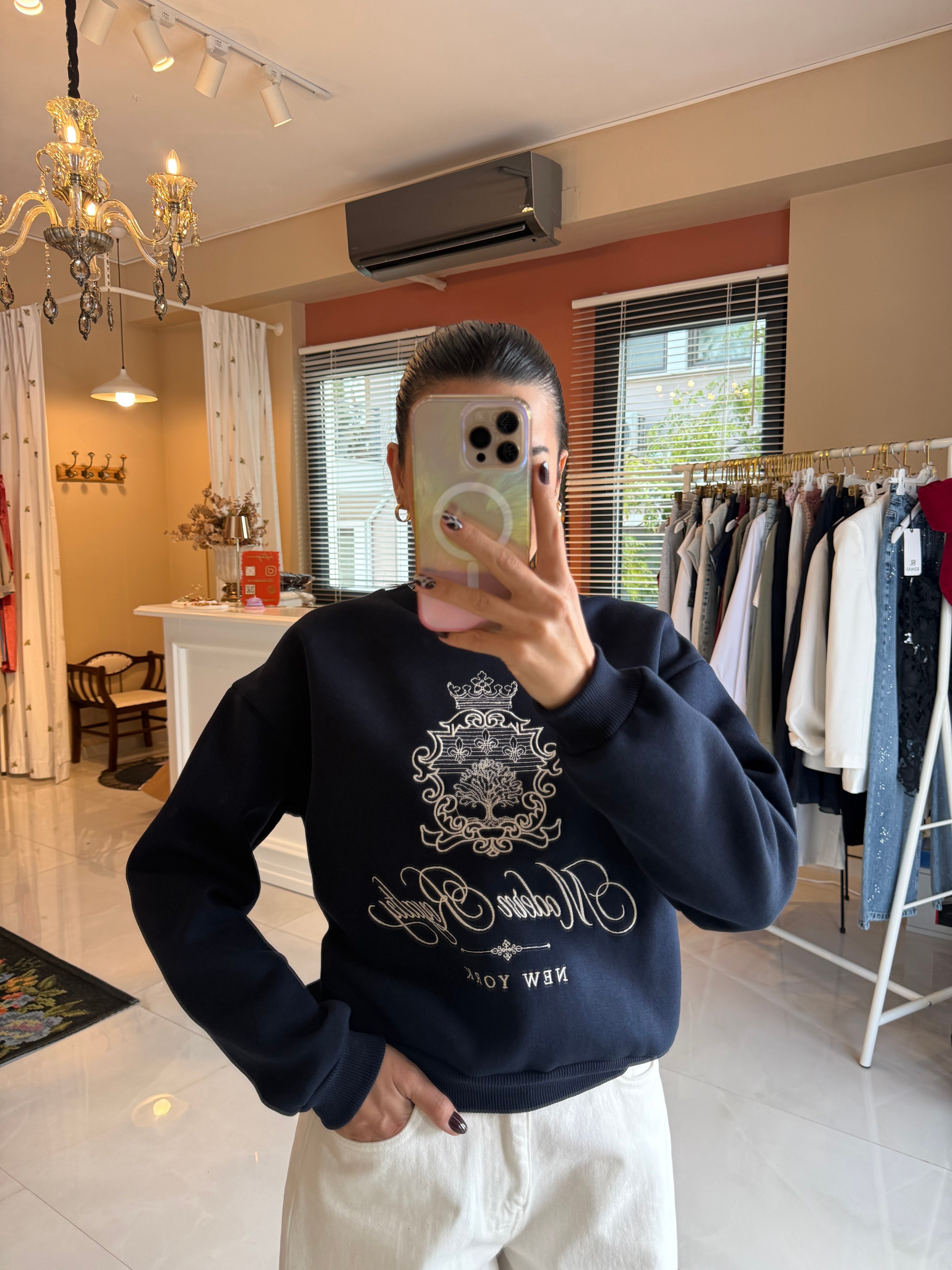 Nakış İşlemeli Lacivert Sweatshirt