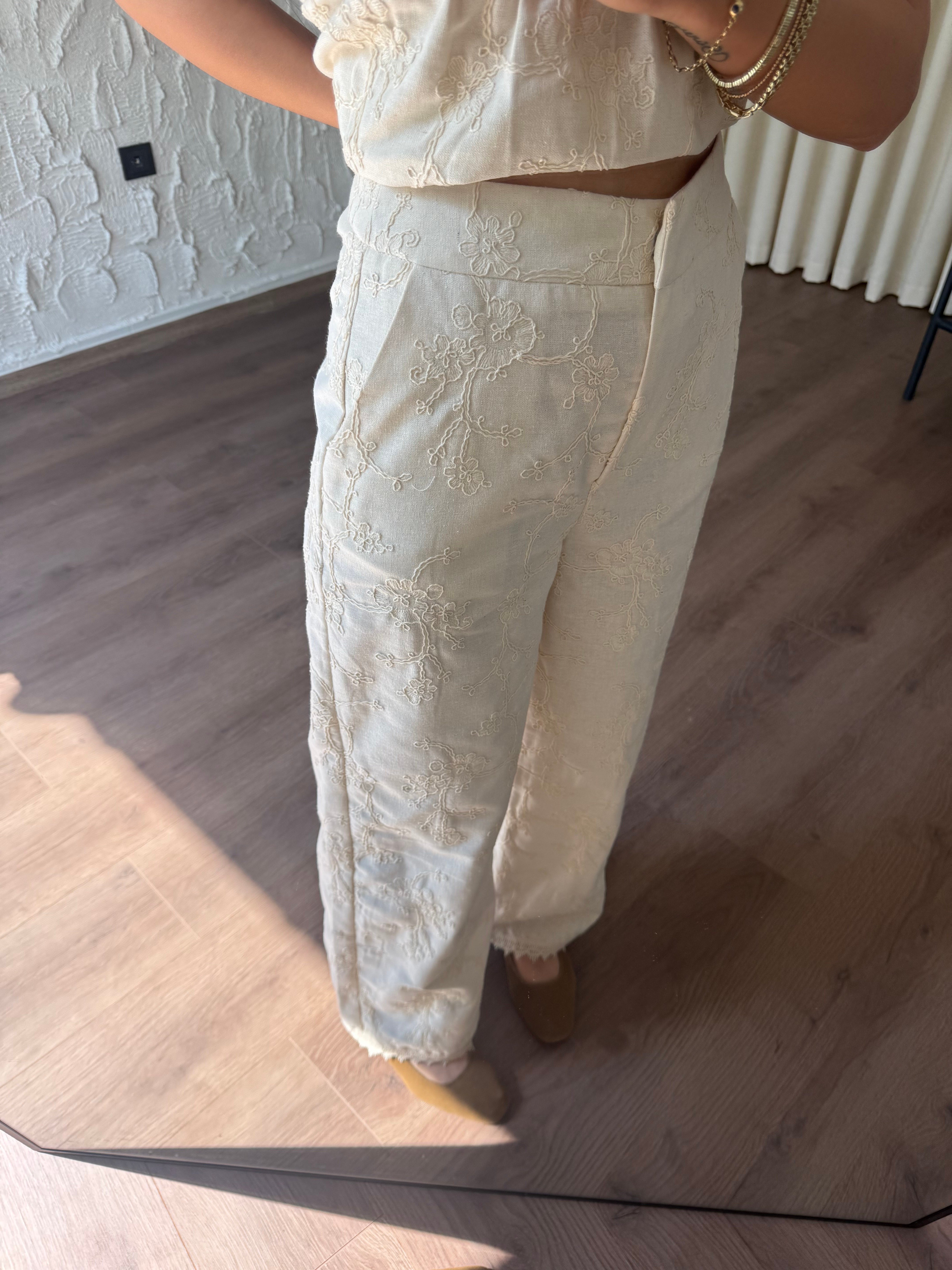 Naturel Nakış İşlemeli Pantolon