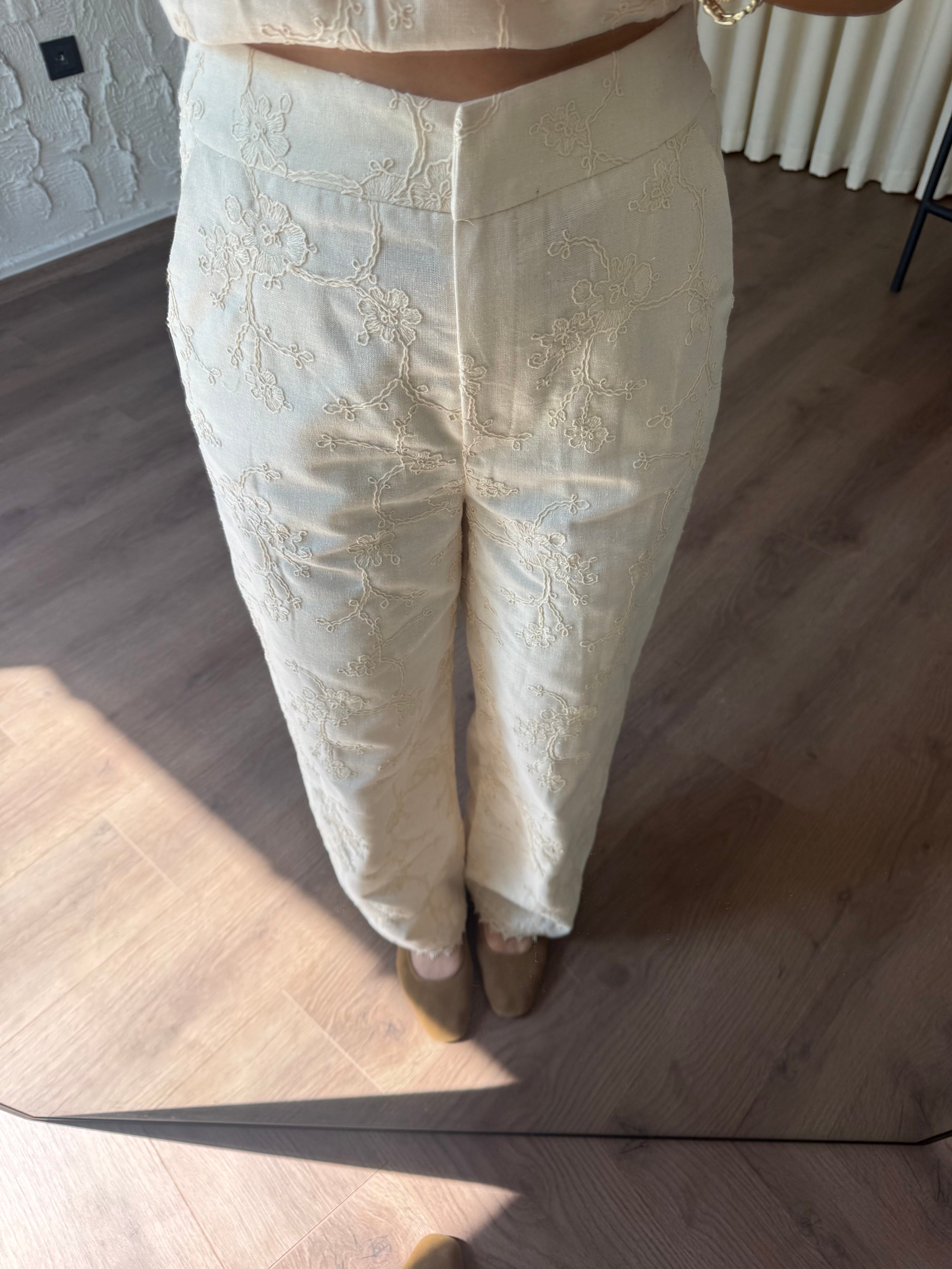 Naturel Nakış İşlemeli Pantolon