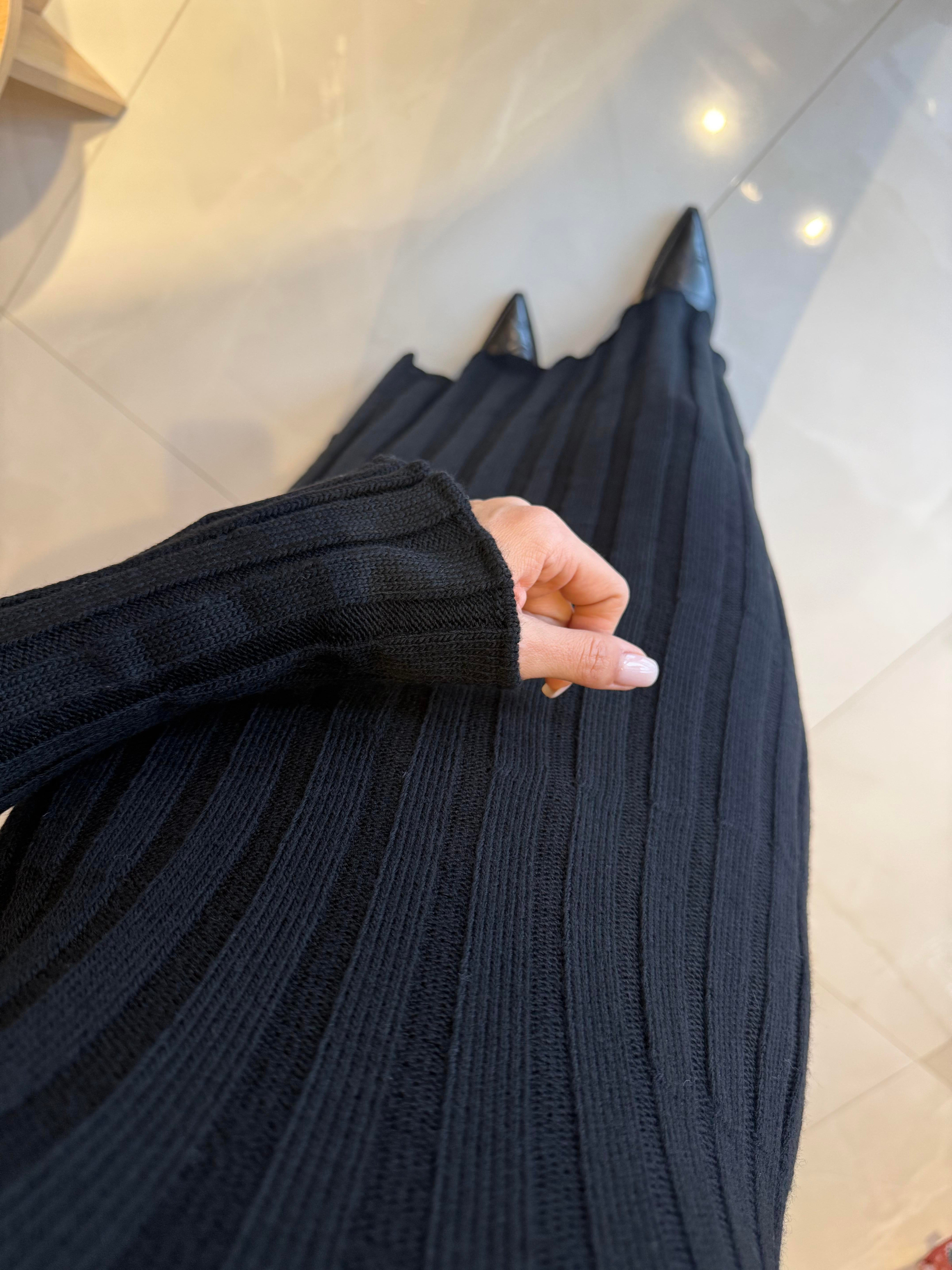 Nova Siyah Triko Elbise