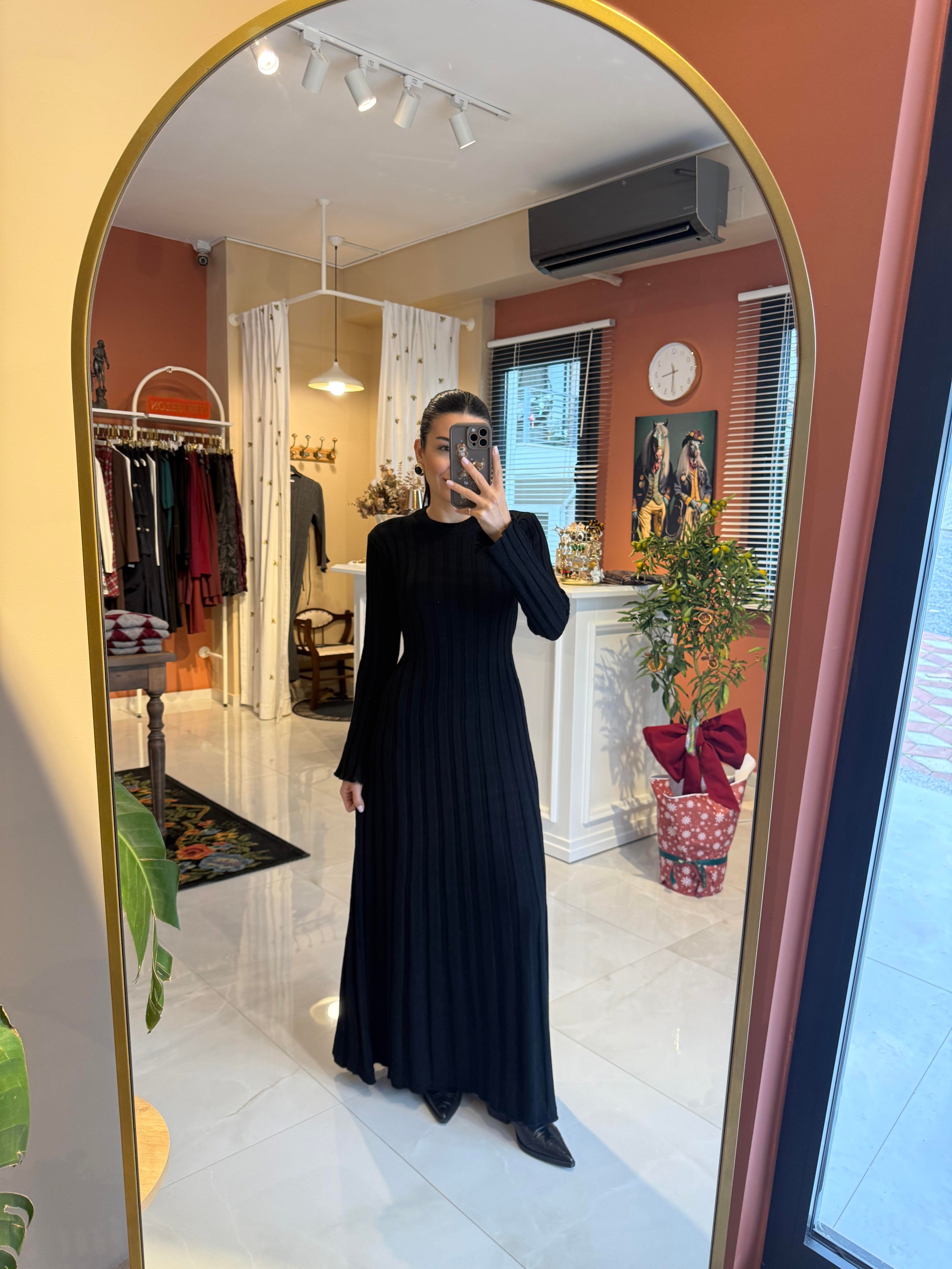 Nova Siyah Triko Elbise