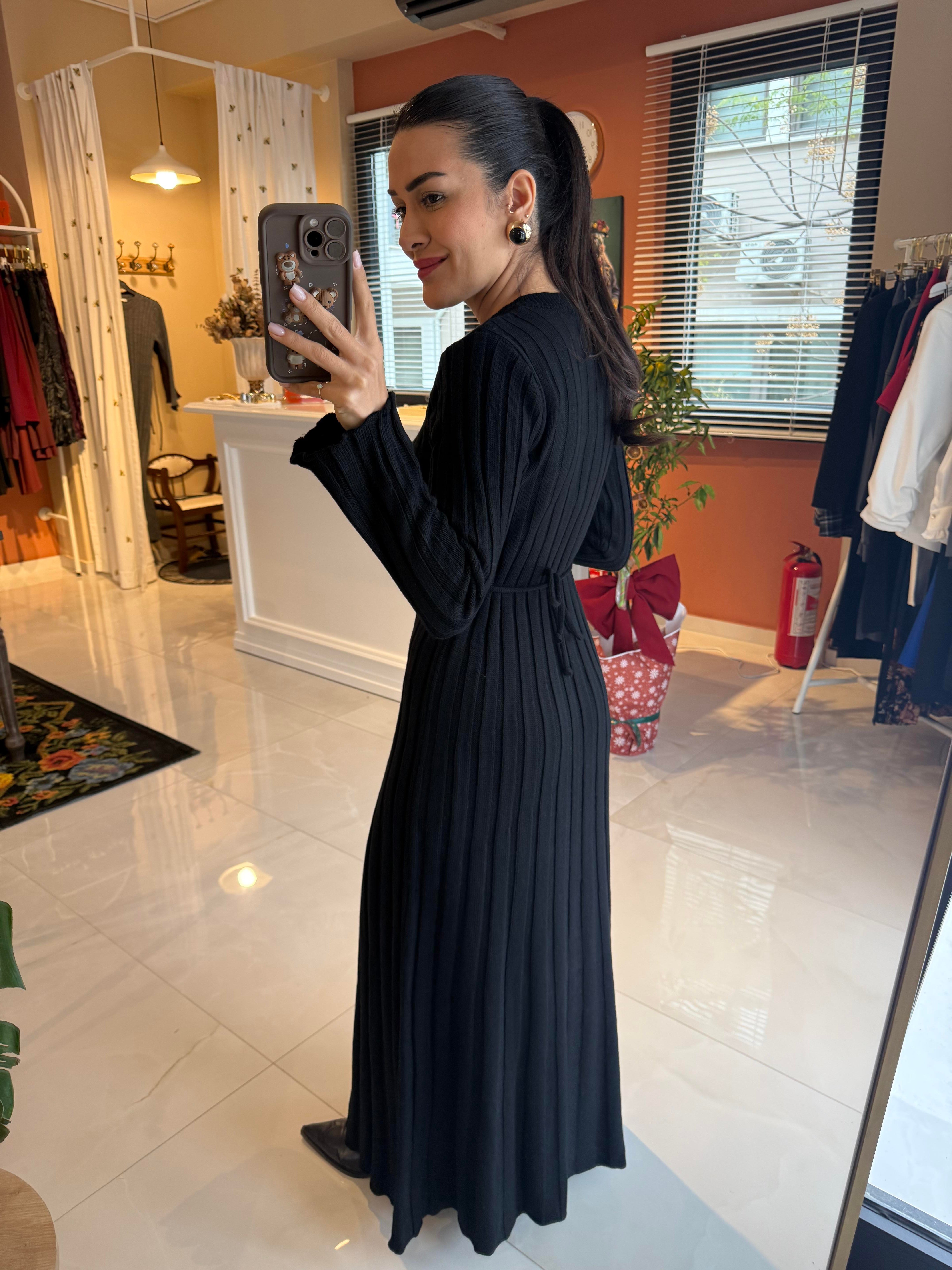 Nova Siyah Triko Elbise