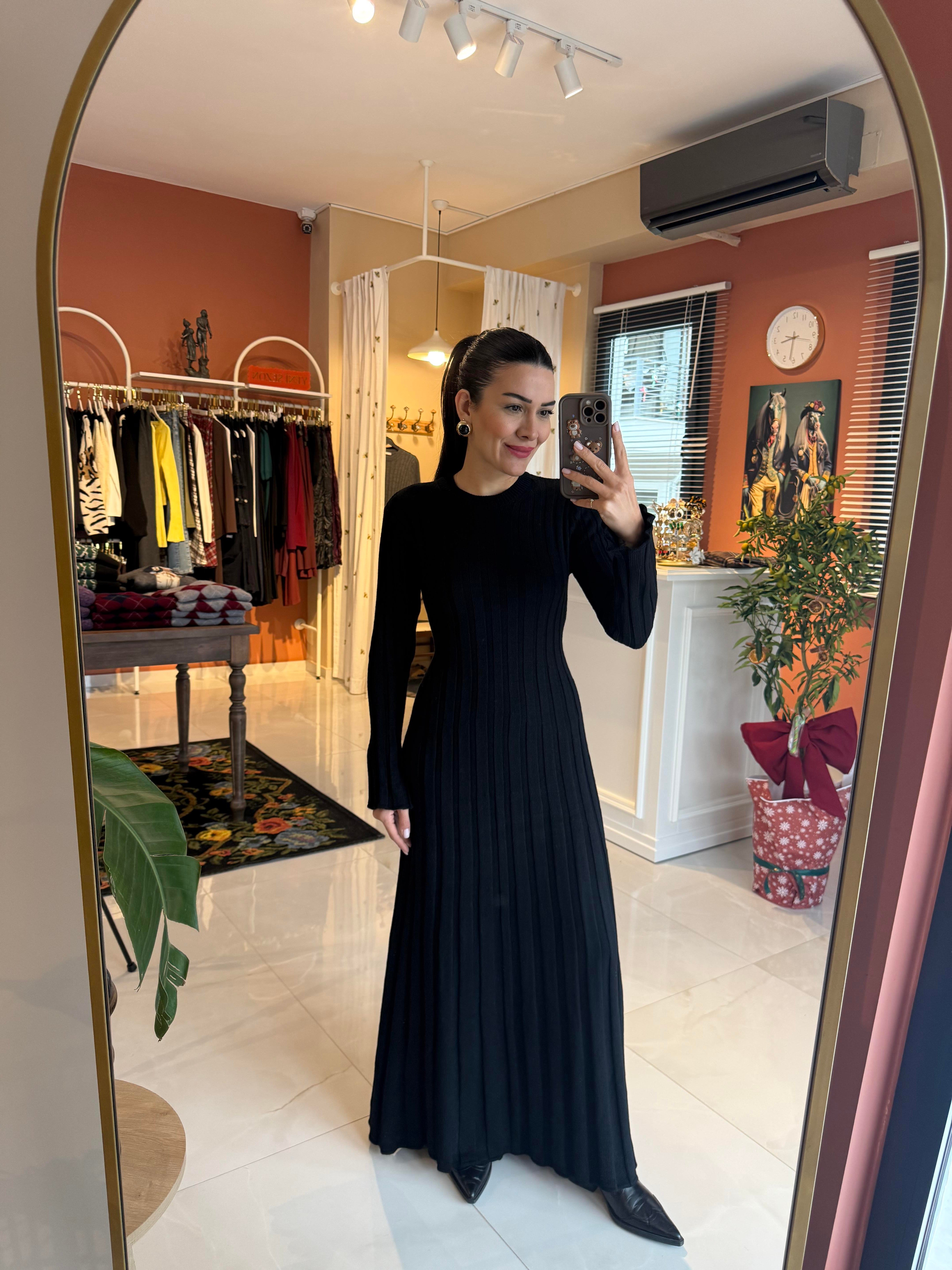 Nova Siyah Triko Elbise