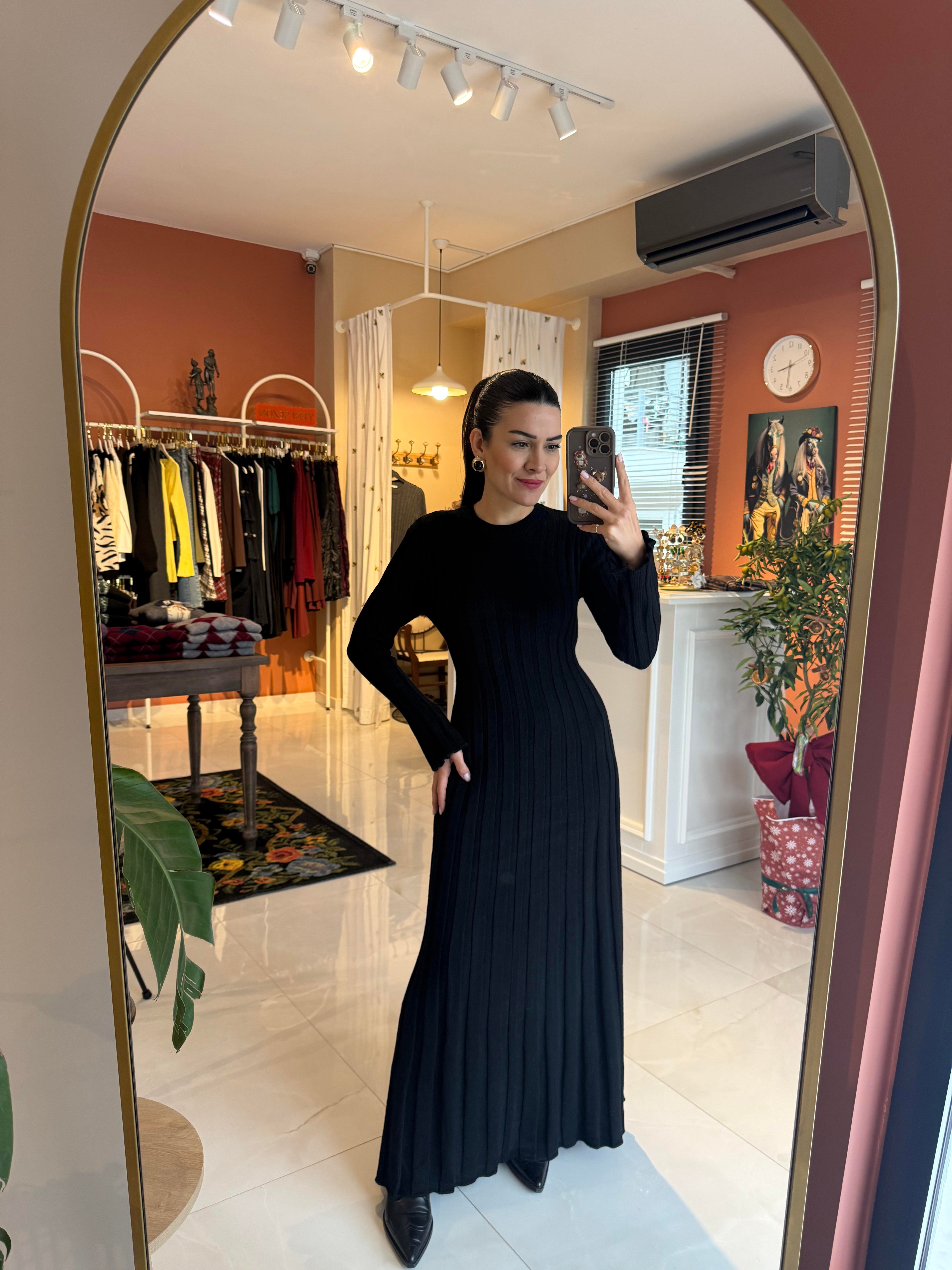 Nova Siyah Triko Elbise