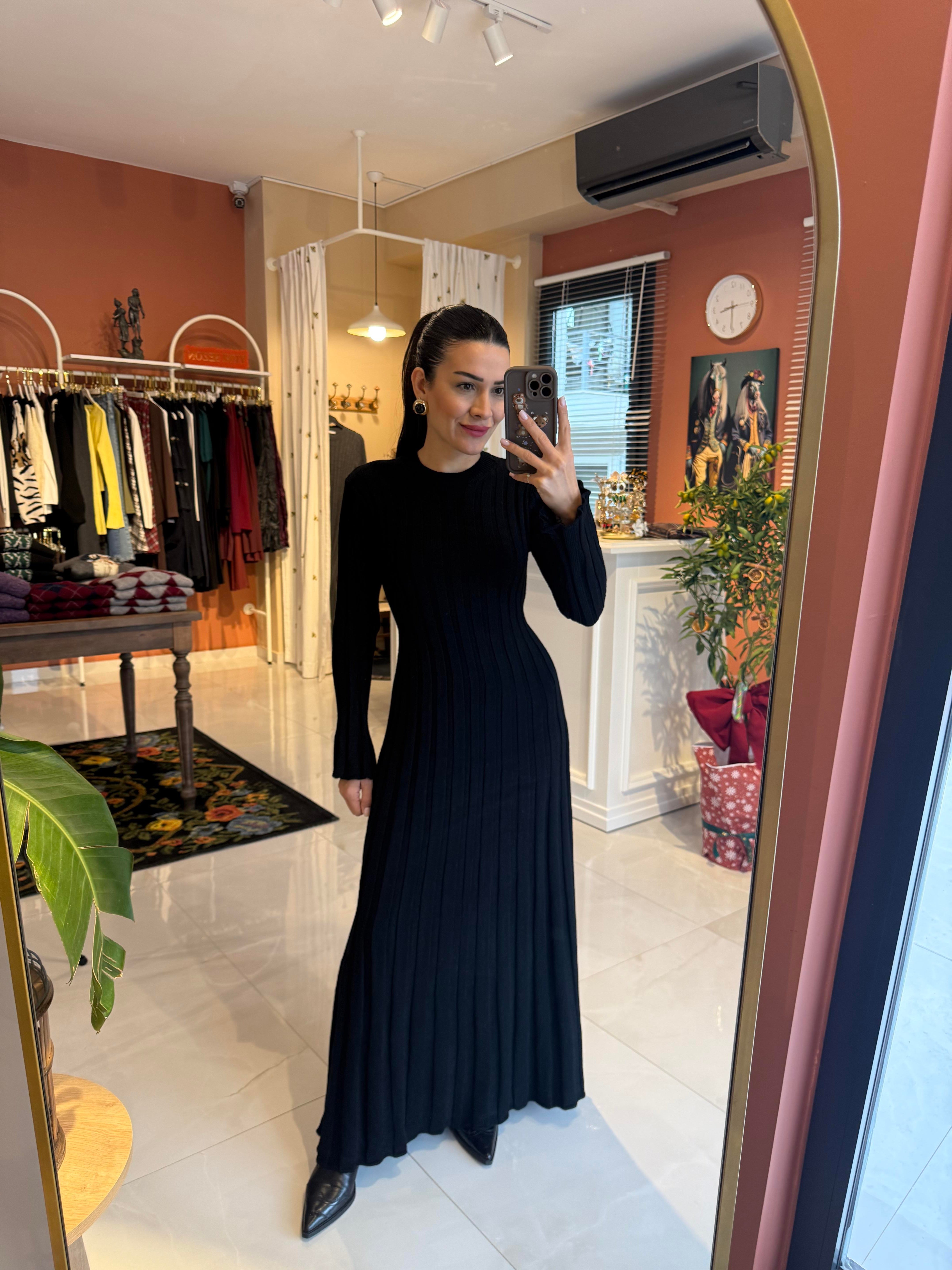 Nova Siyah Triko Elbise