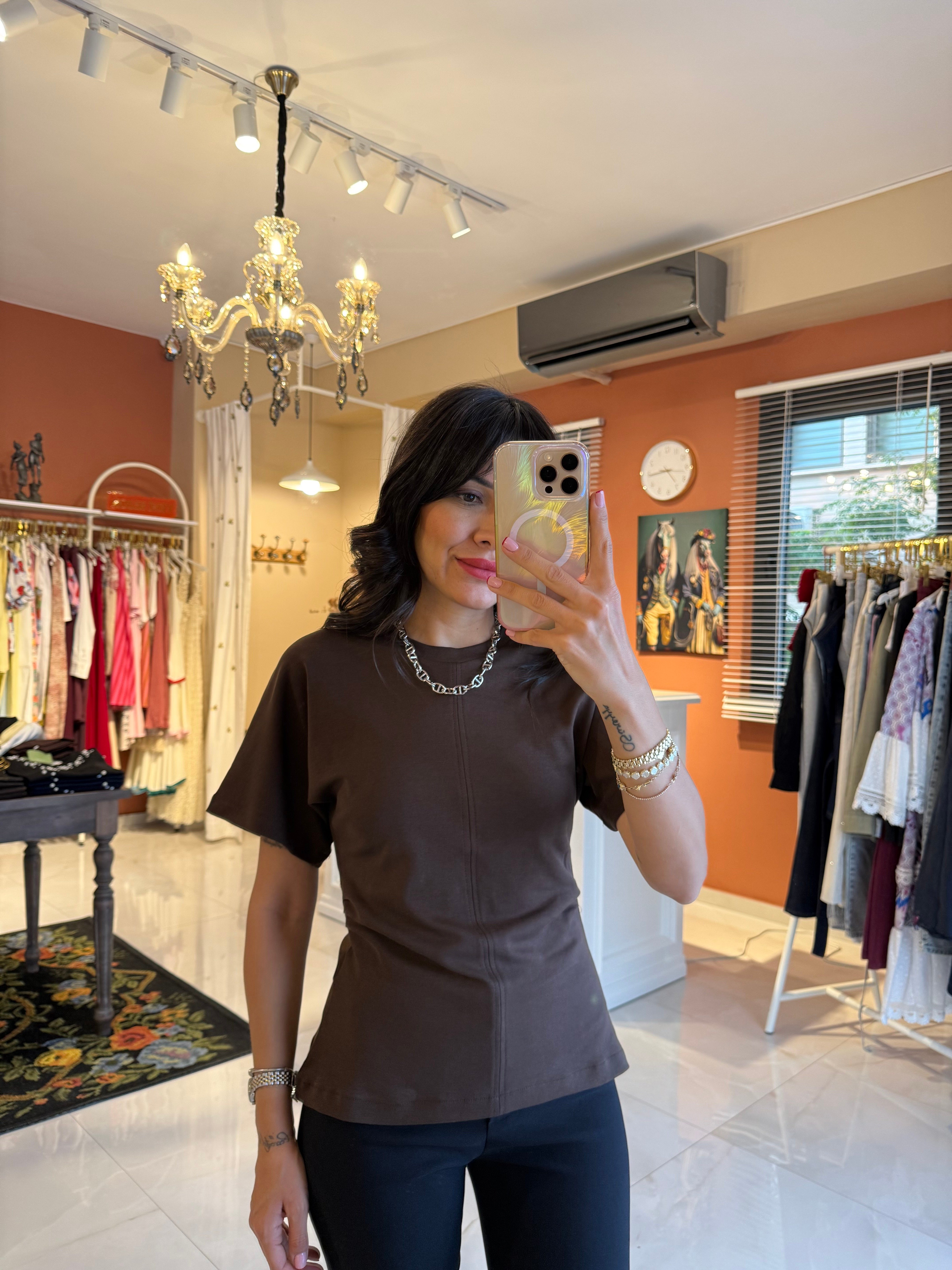 Önden Dikişli Kahve Tshirt