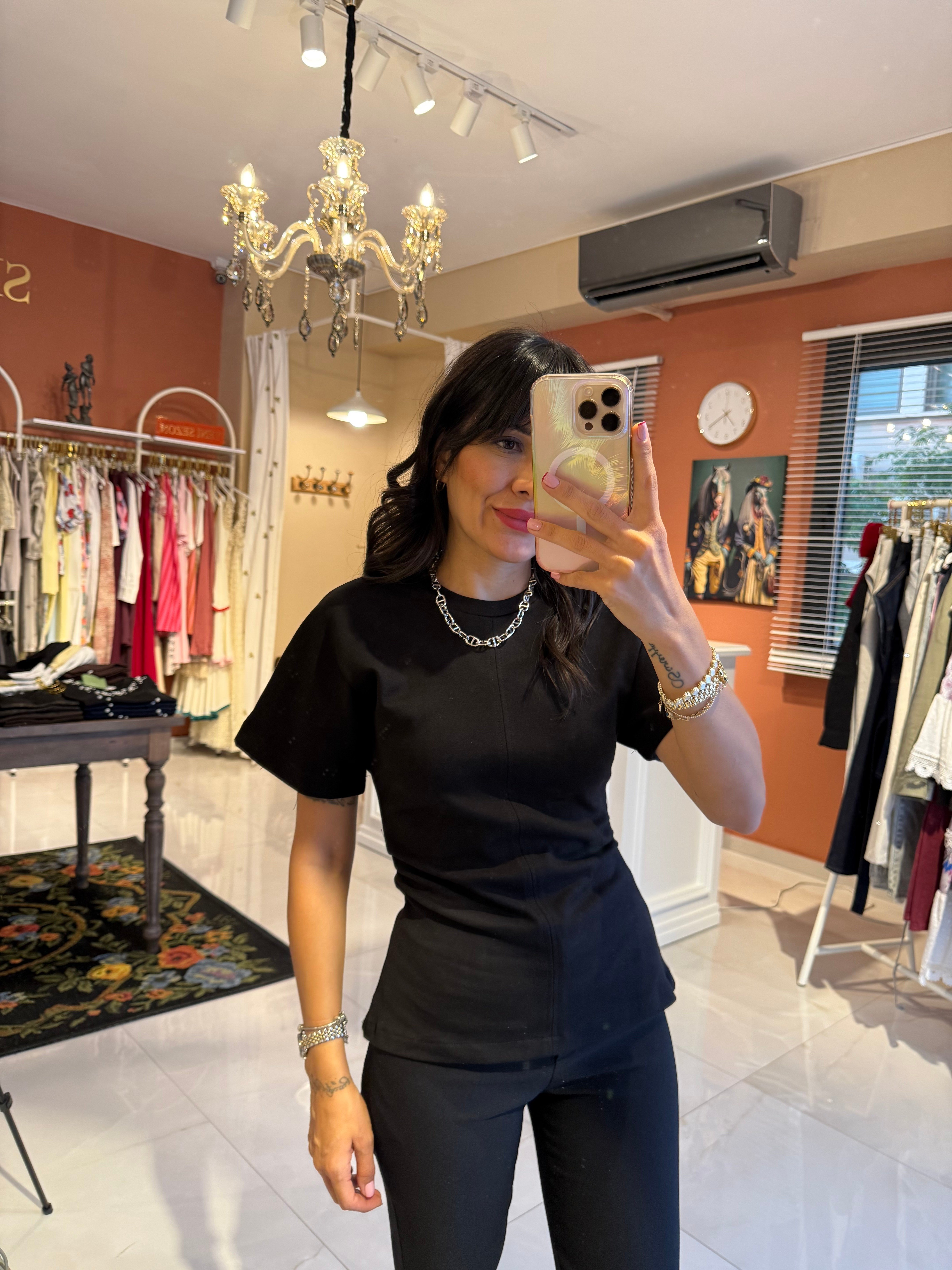 Önden Dikişli Siyah Tshirt