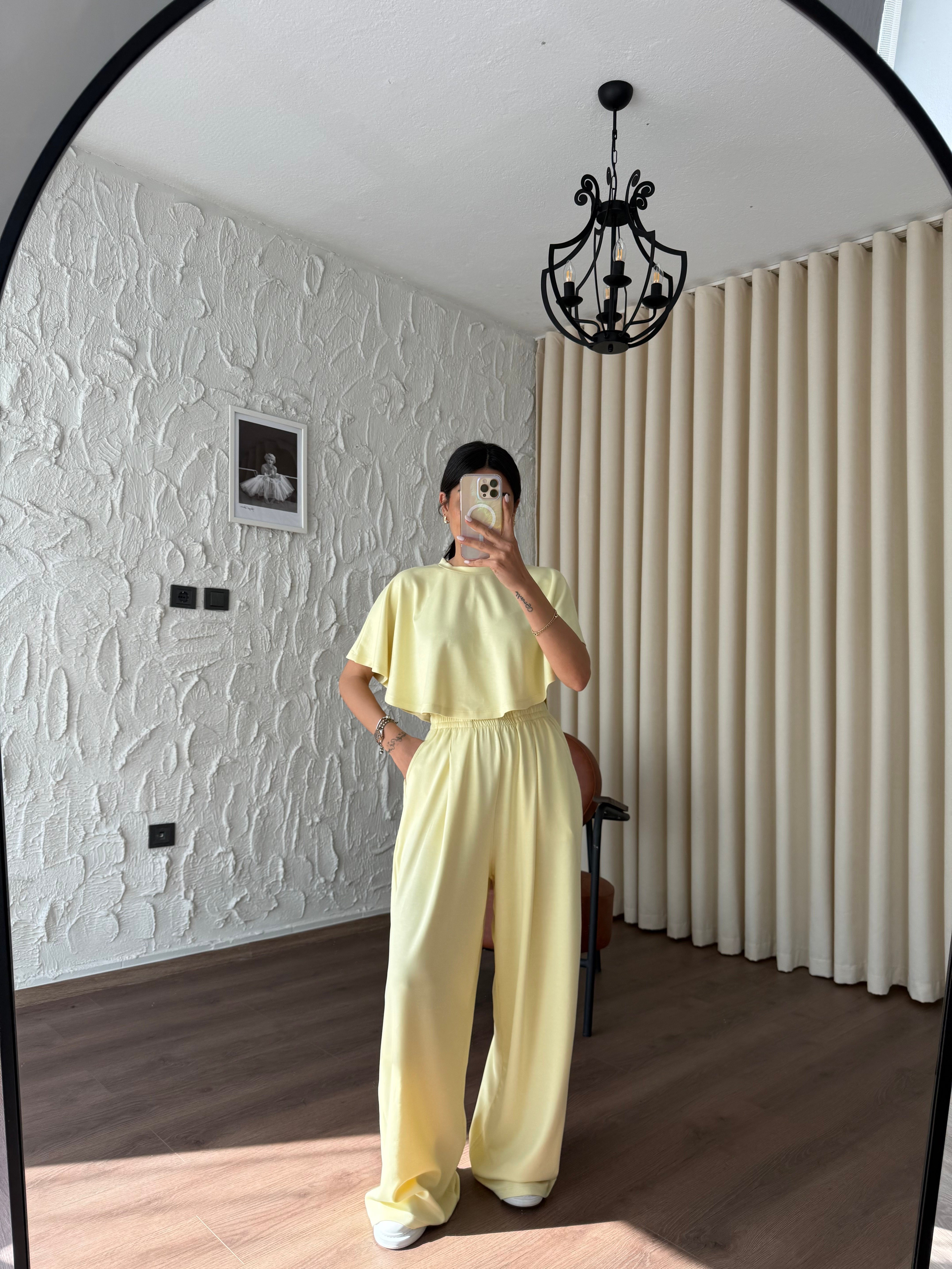 Pelerin Model Sarı Modal Takım
