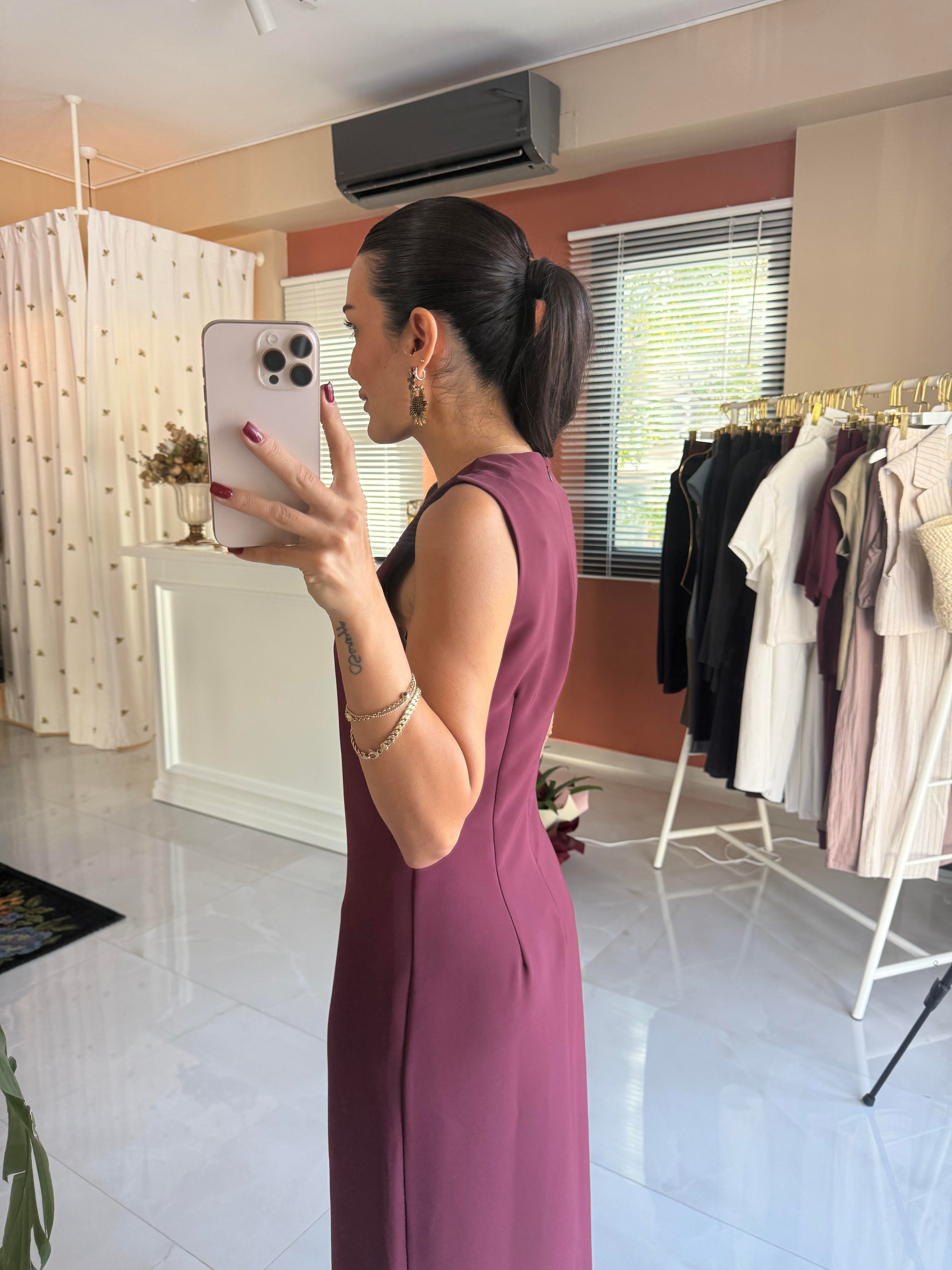 Piliseli Gül Broşlu Bordo Elbise