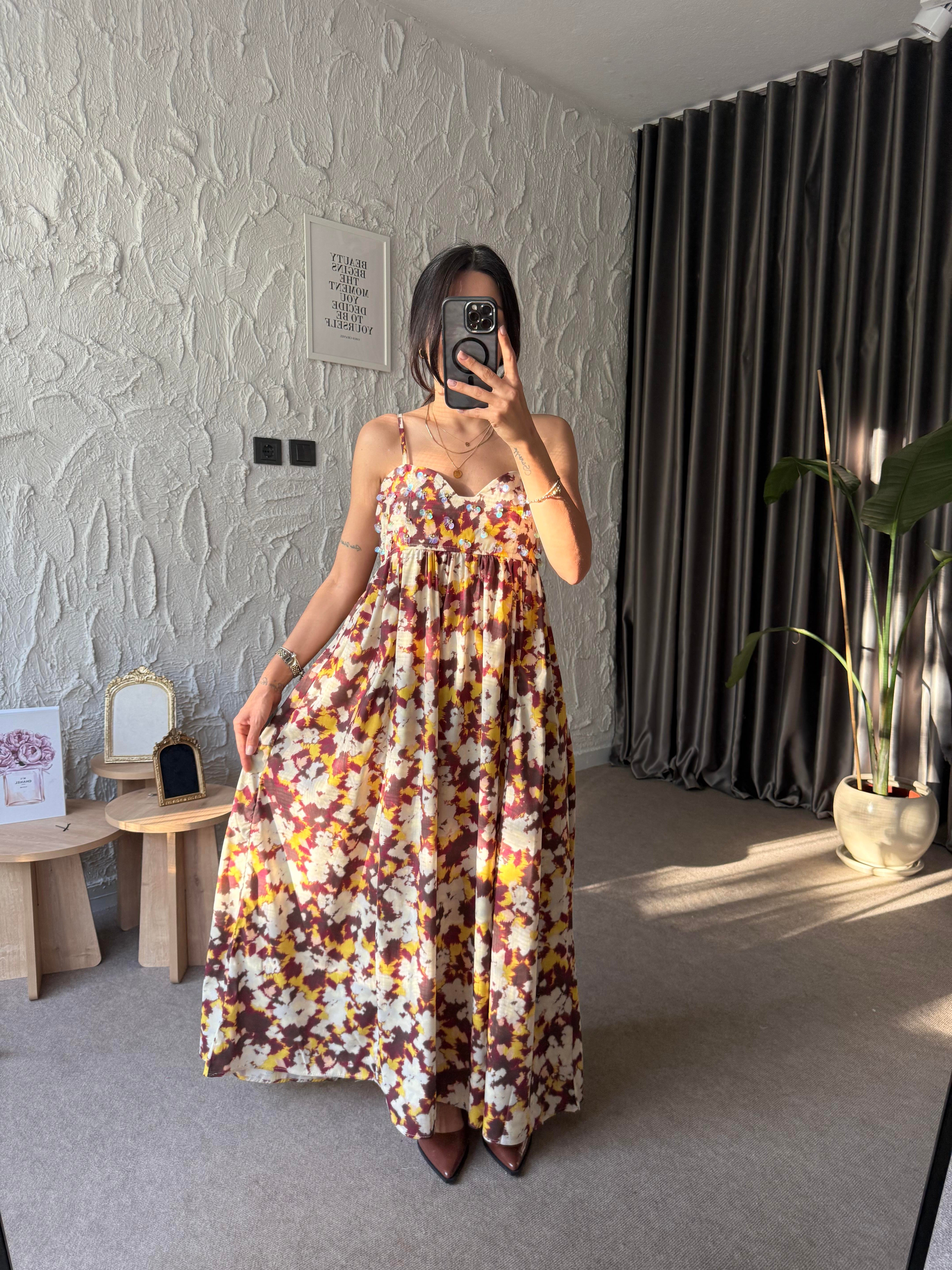 Pul İşlemeli Desenli Elbise 