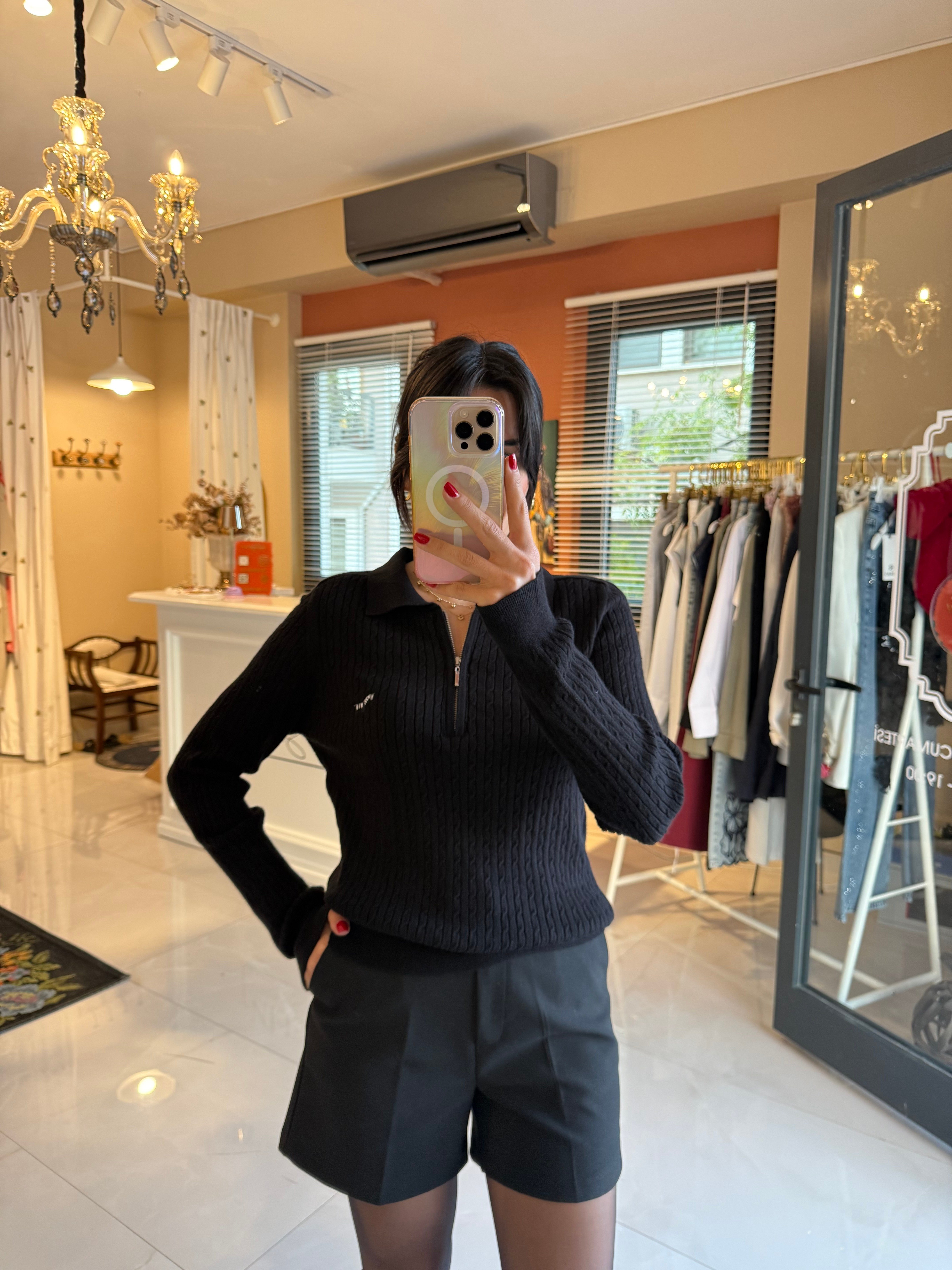 Saç Örgü Polo Yaka Zebra Nakışlı Siyah Trirko