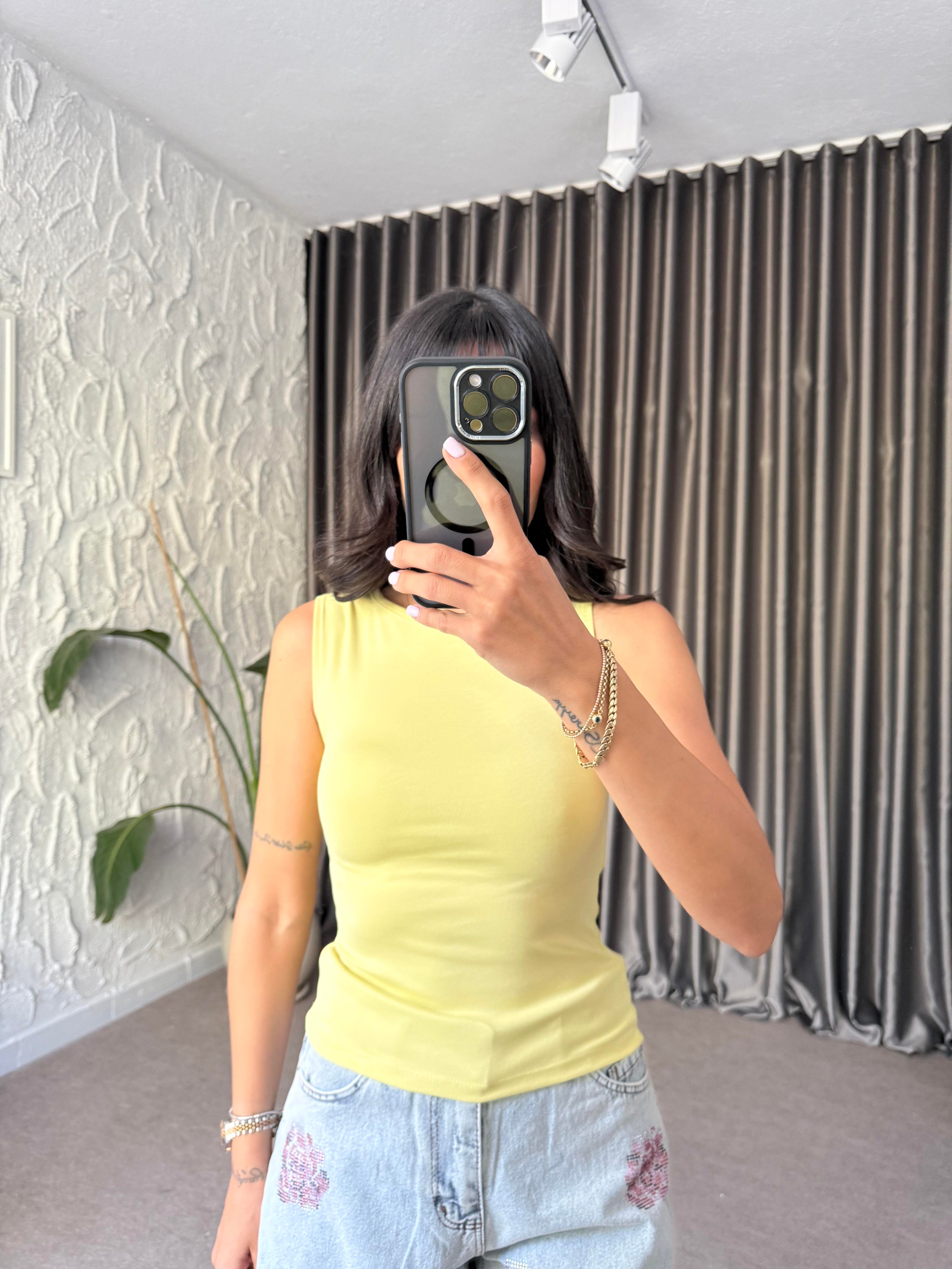 Sarı Kolsuz Basic Bluz