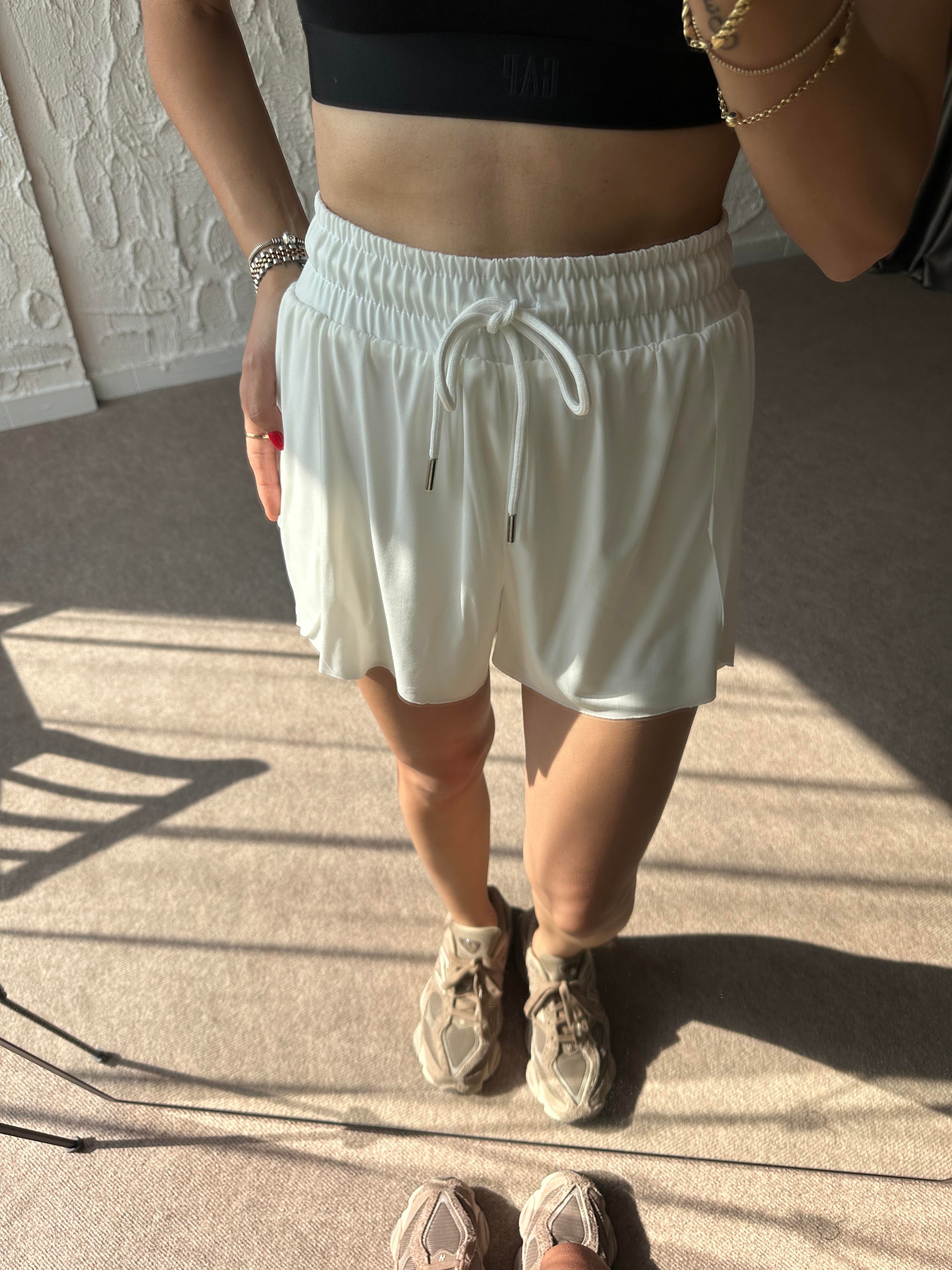 Shuqa Beyaz Tayt Şort