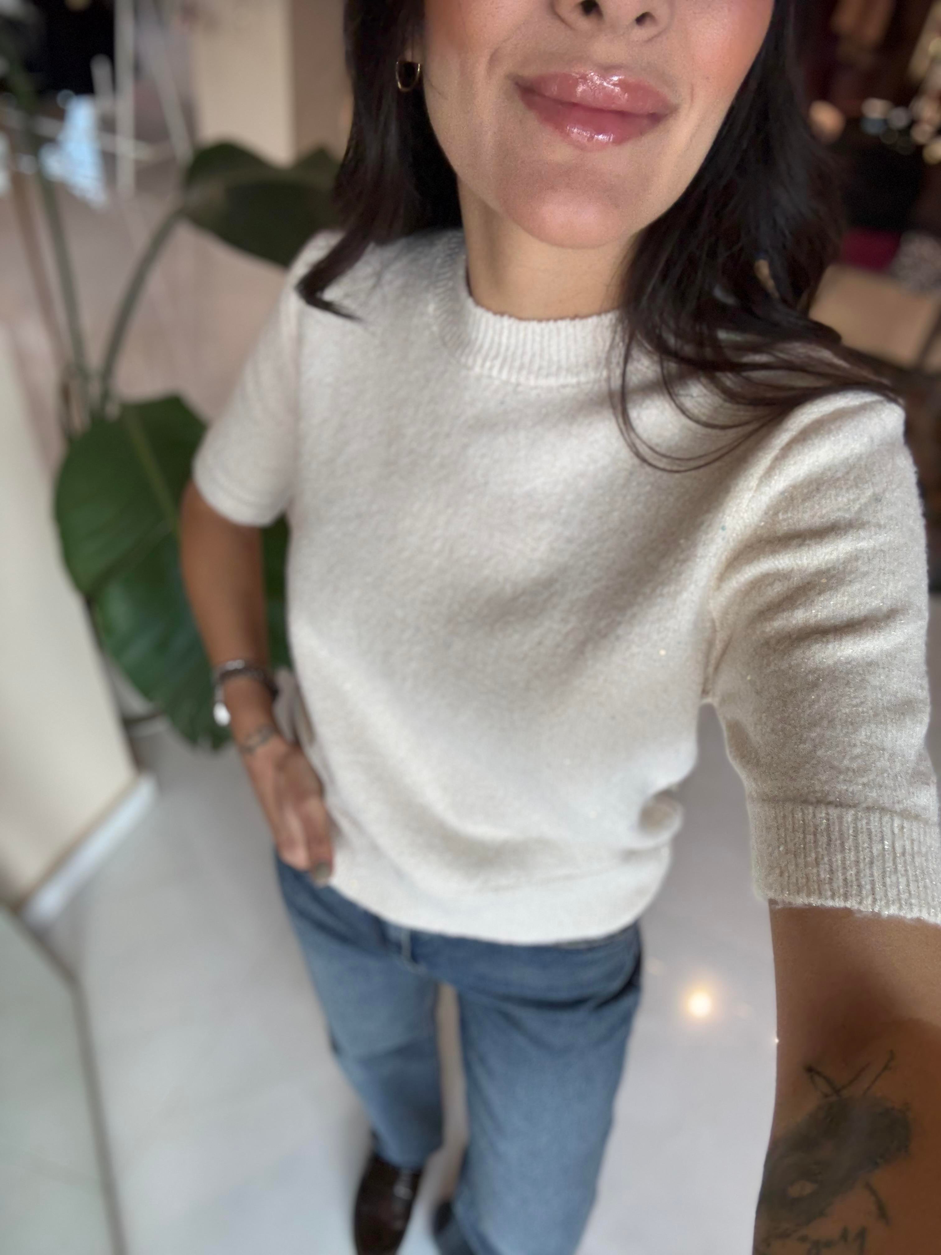 Simli ve Pullu Kısa Kol Ekru Kazak