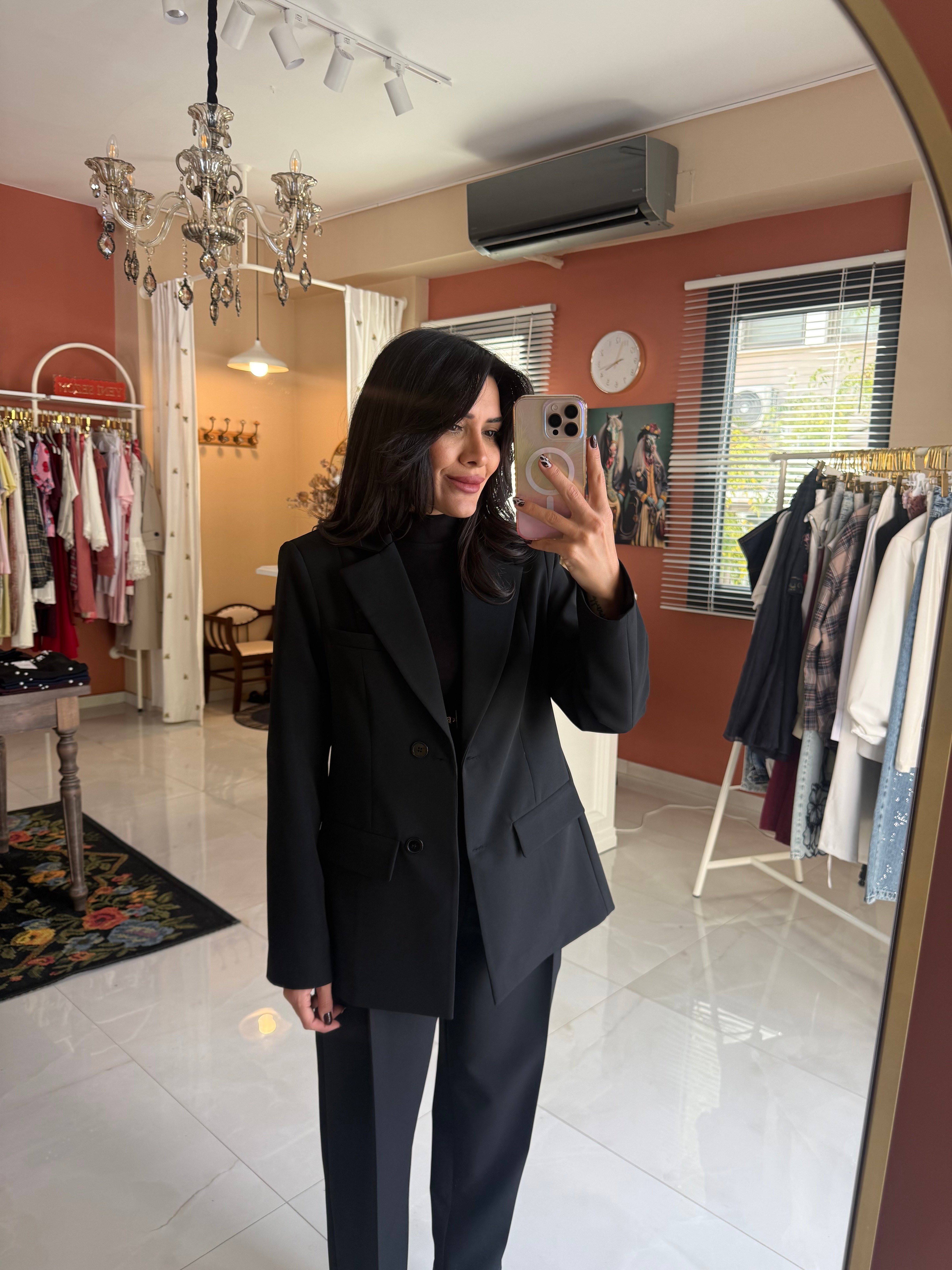 Siyah Çift Düğmeli Vatkalı Ceket
