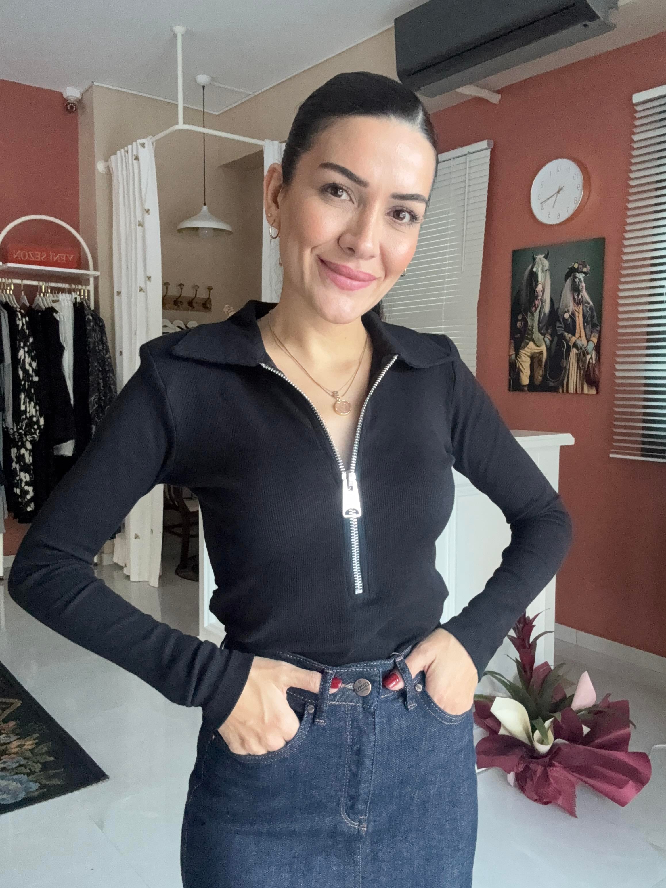 Siyah Fermuarlı Bluz