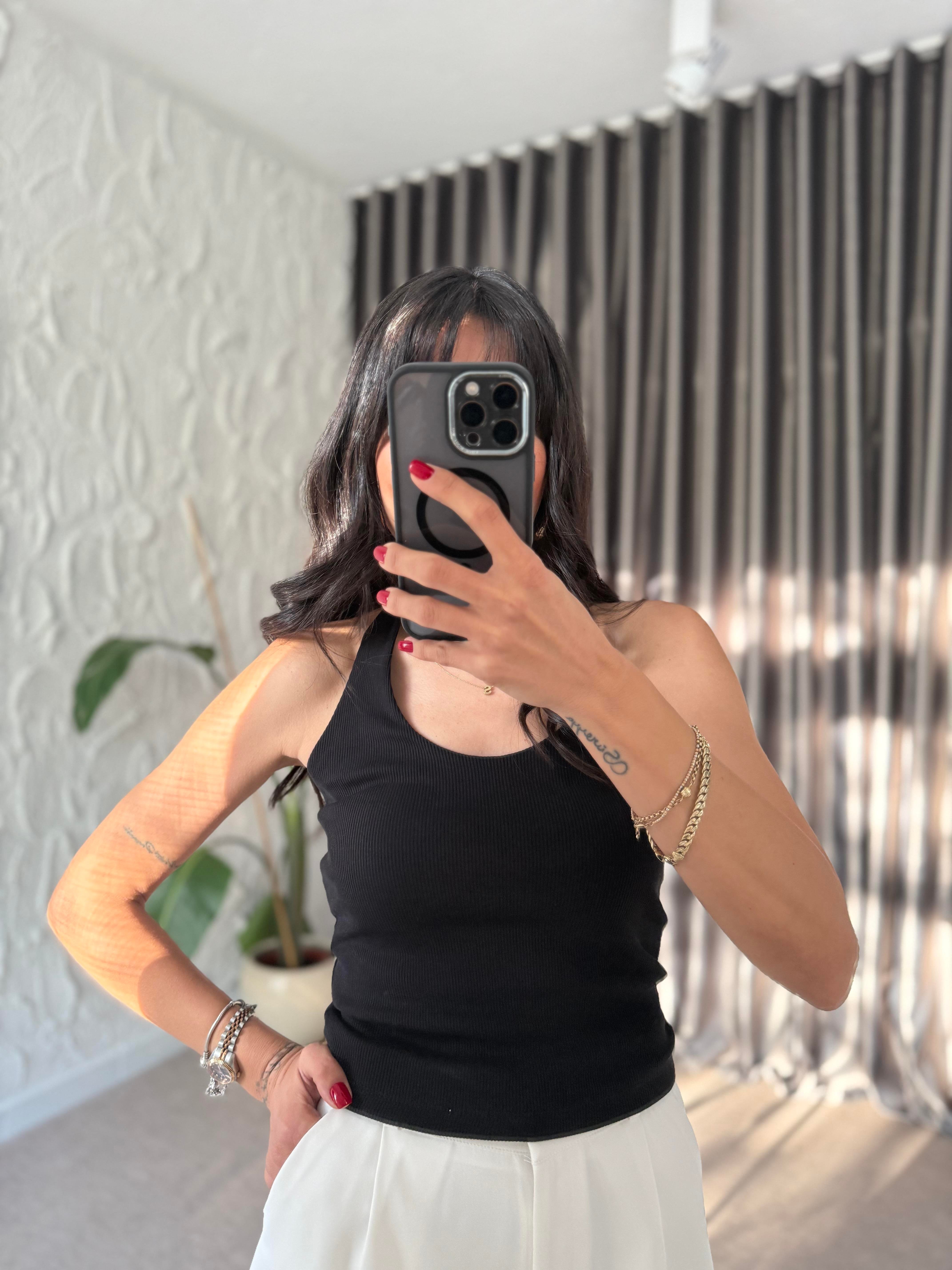 Siyah Halter Yaka Atlet