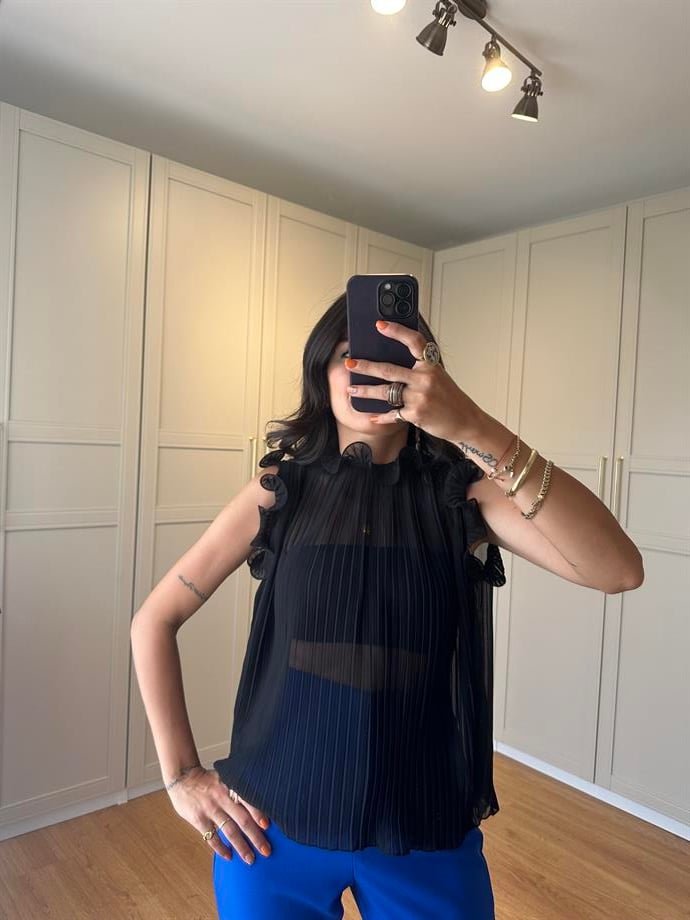 Siyah Piliseli Transparan Bluz