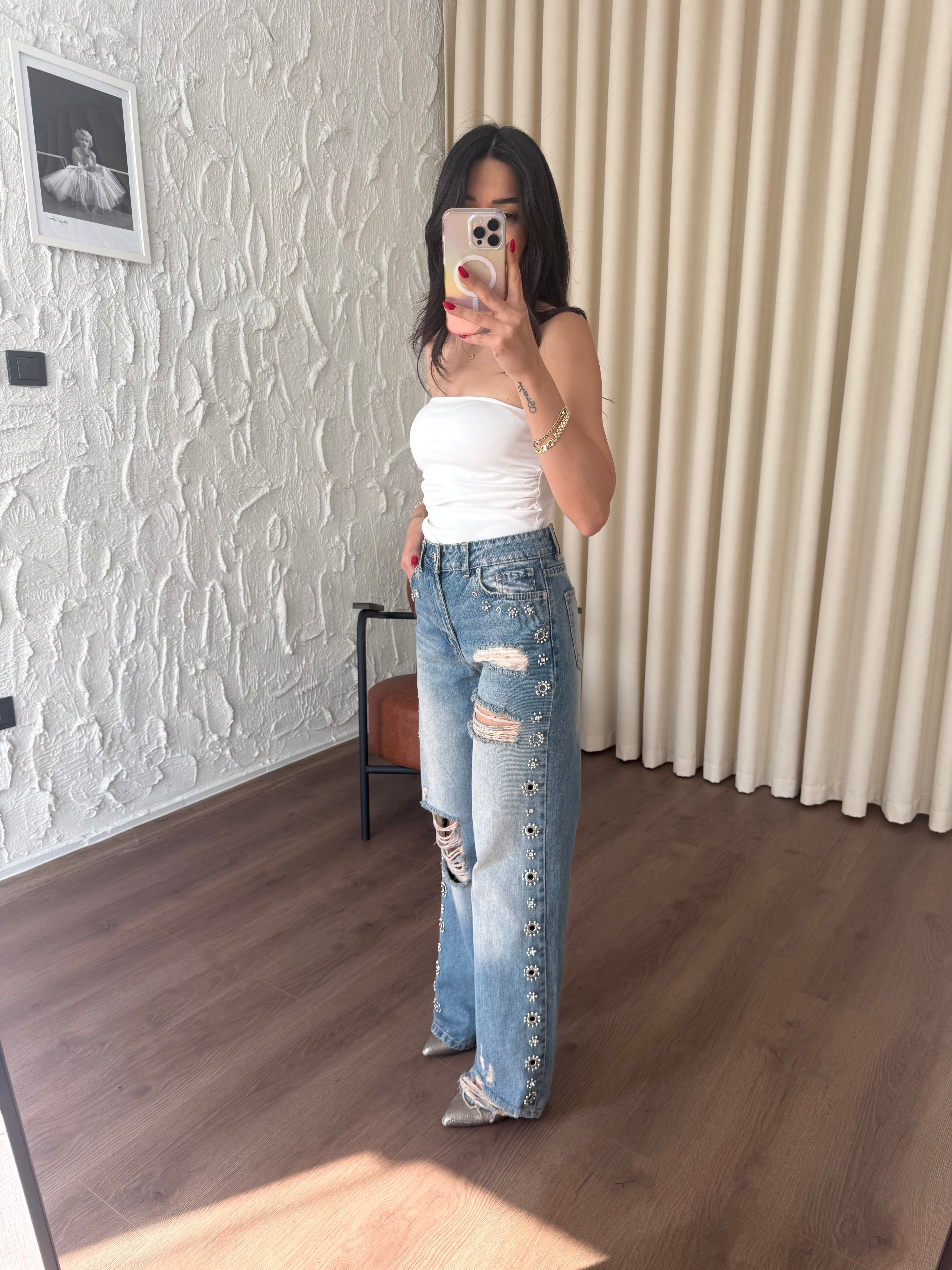 Taş ve Boncuk Detaylı Yırtık Model Jean